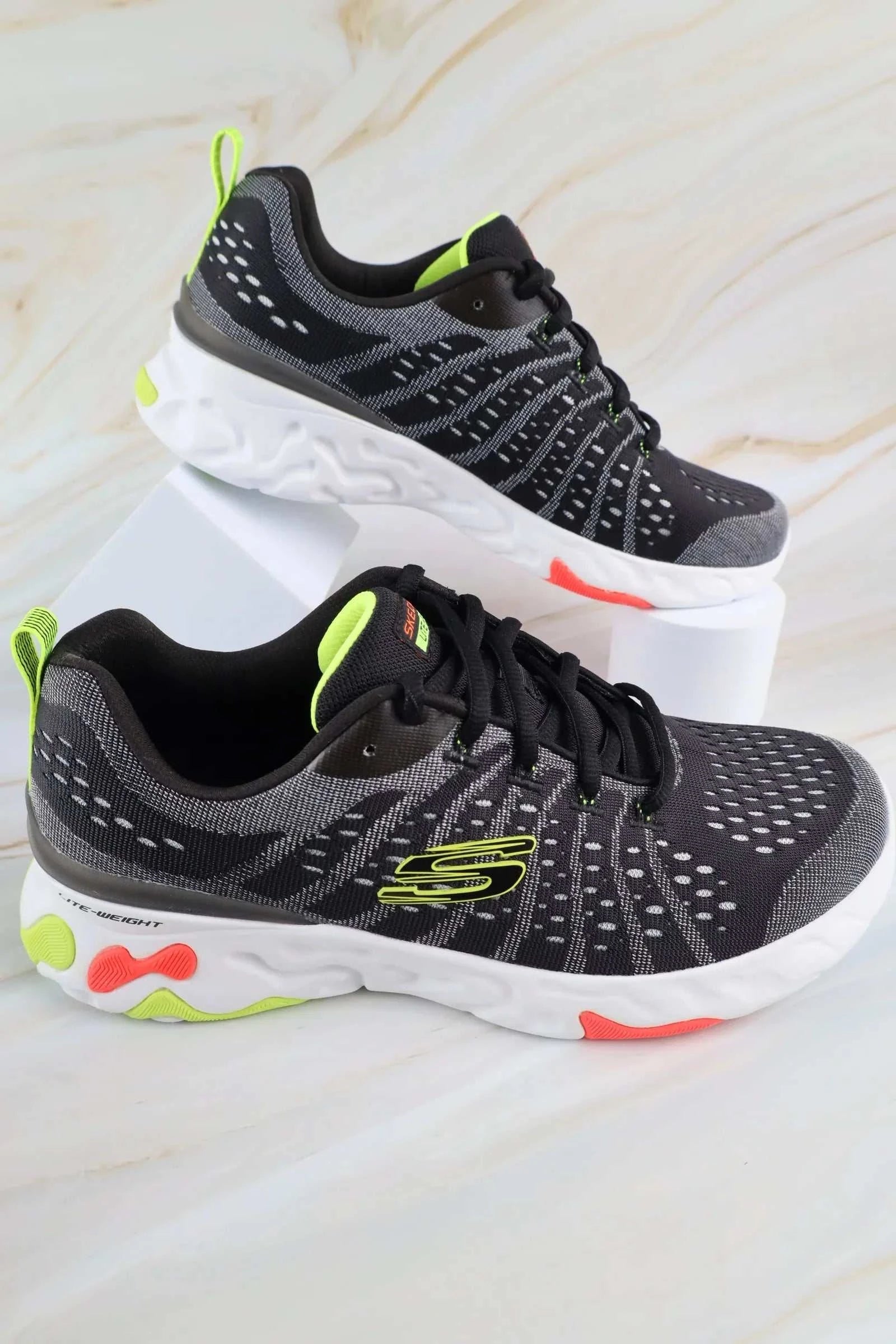 سكيتشرز رجالي لونا فليكس 232193