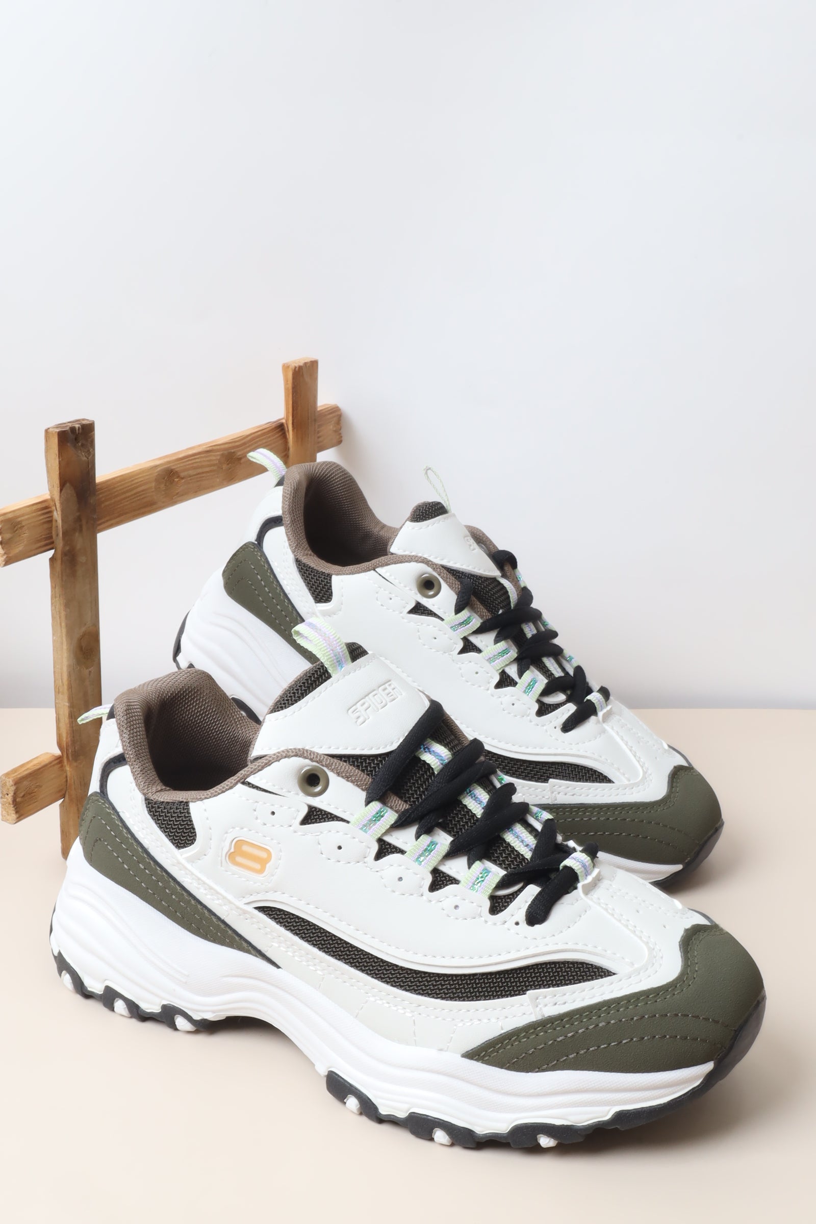 حذاء رياضي نسائي 77-486