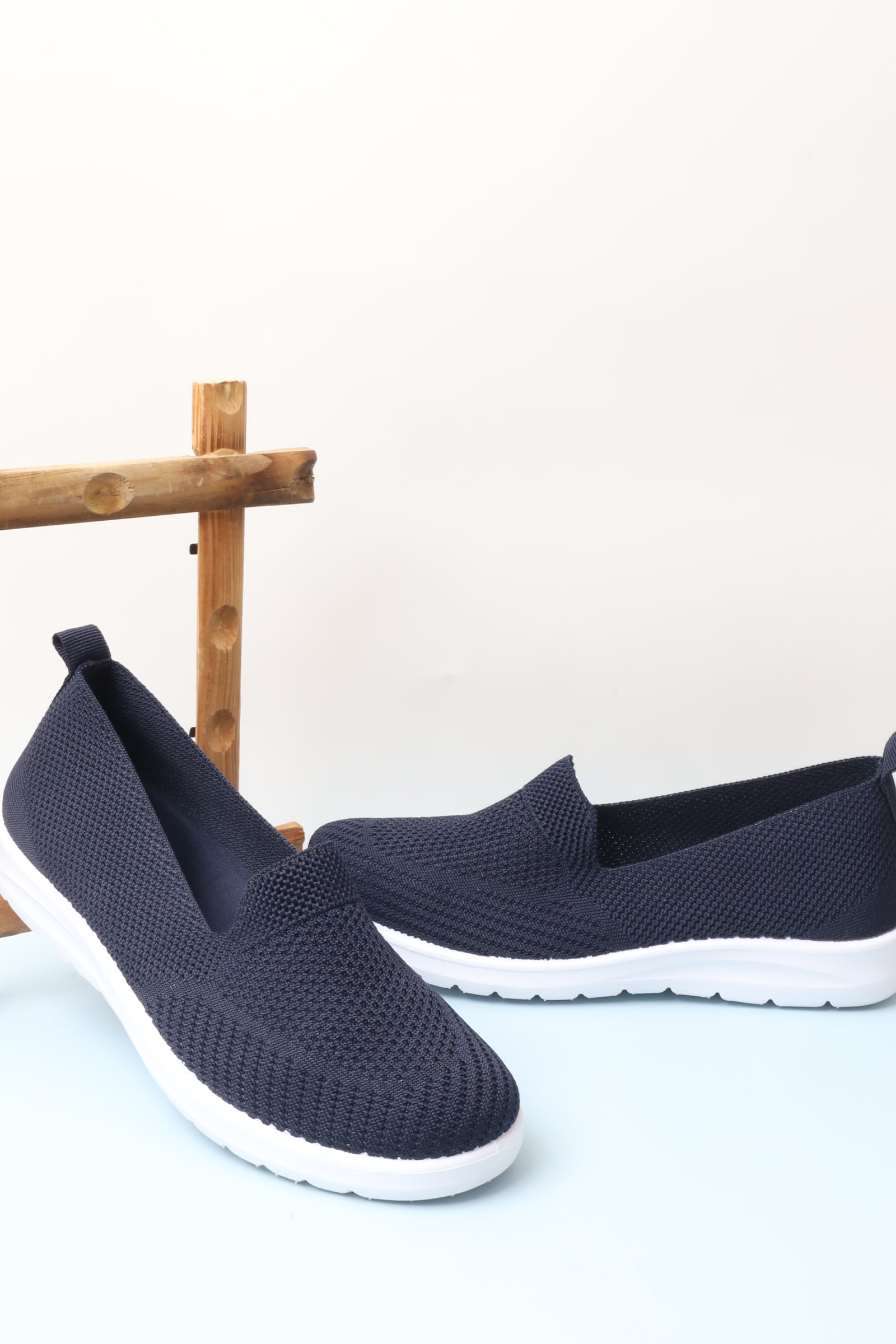 حذاء رياضي نسائي 44-504