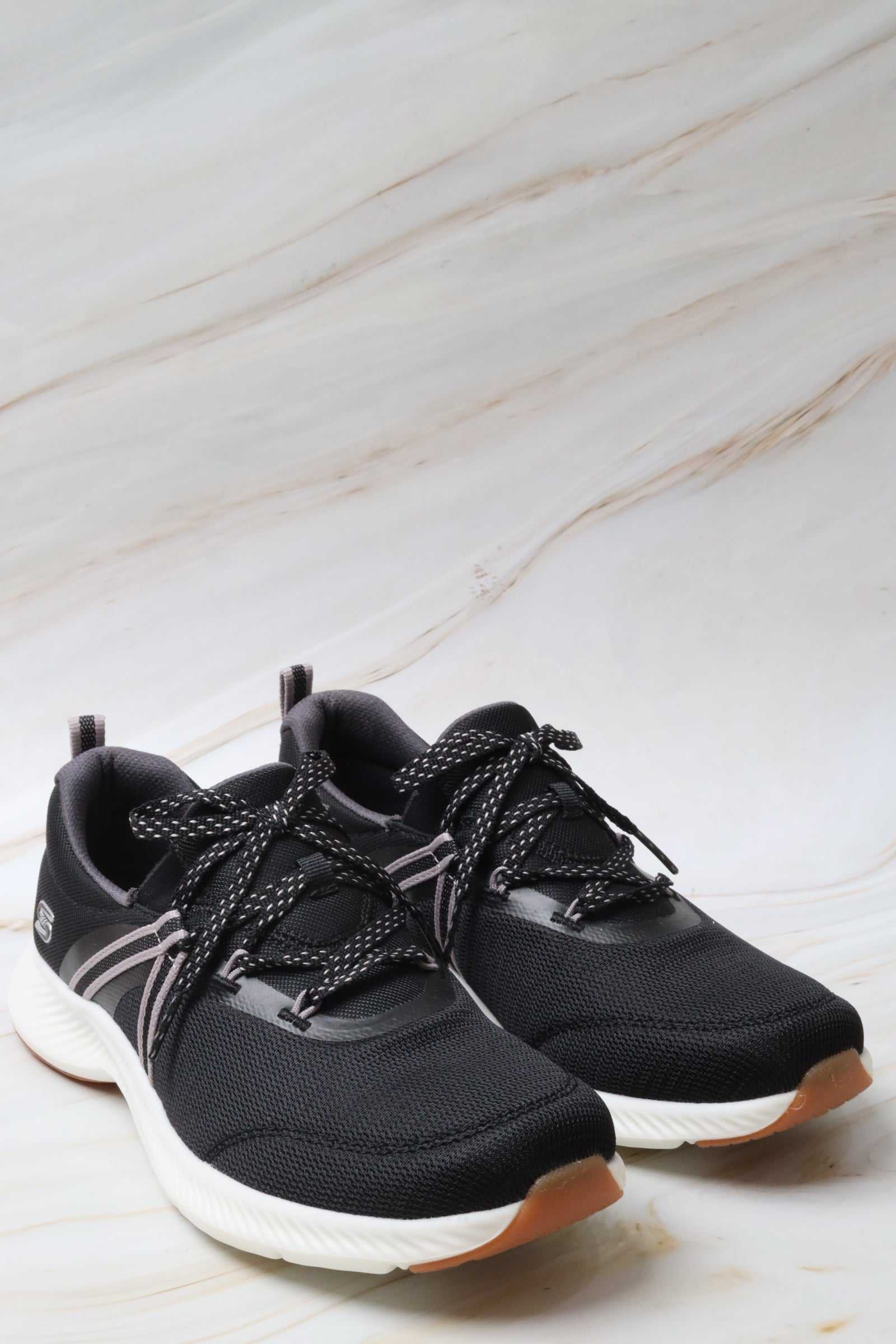 سكيتشرز نسائي فابور 104620