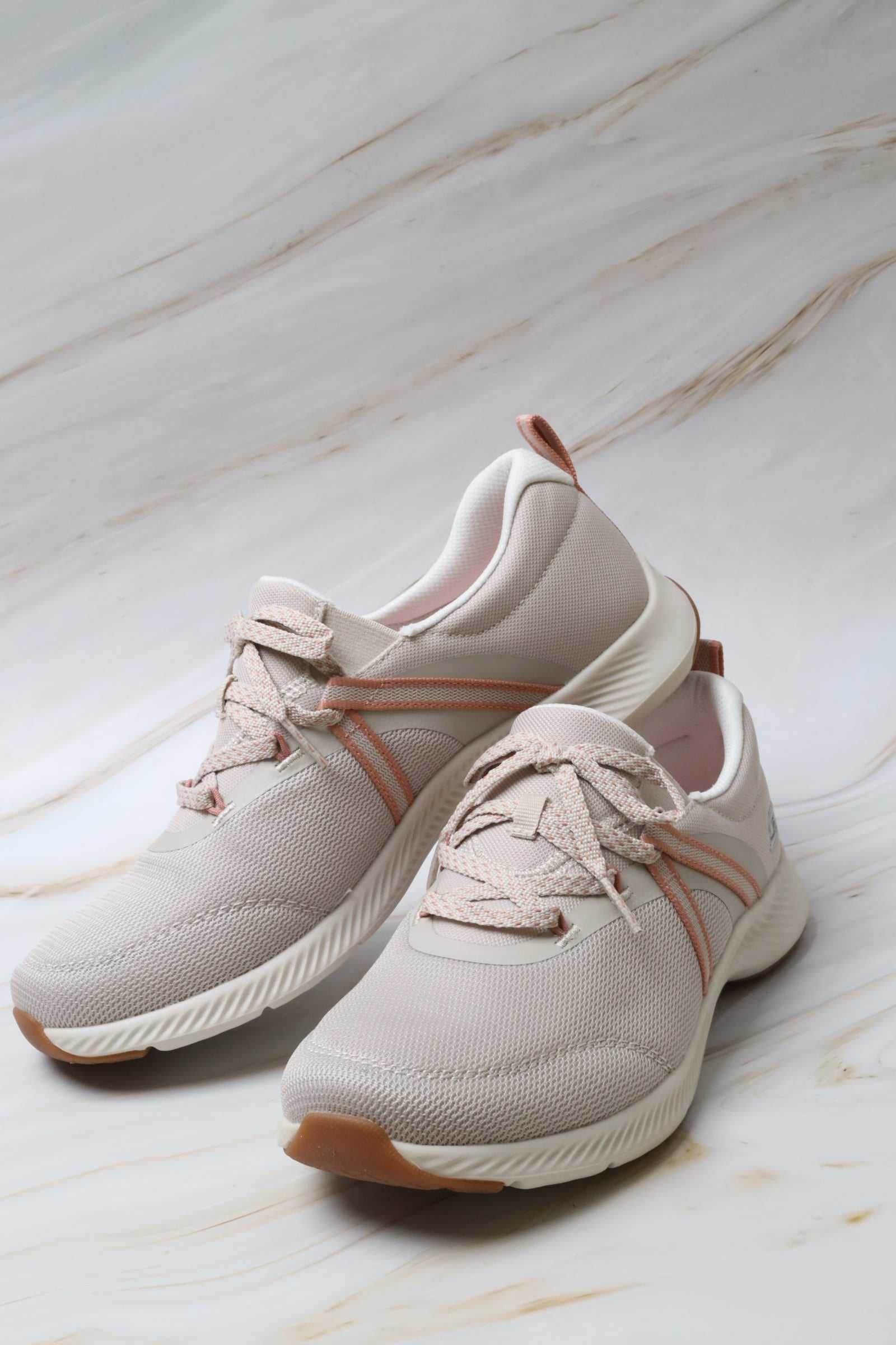 سكيتشرز نسائي فابور 104620