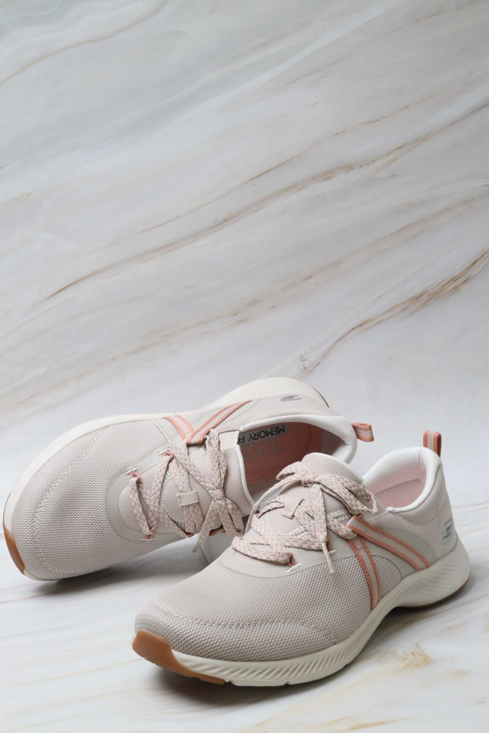 سكيتشرز نسائي فابور 104620