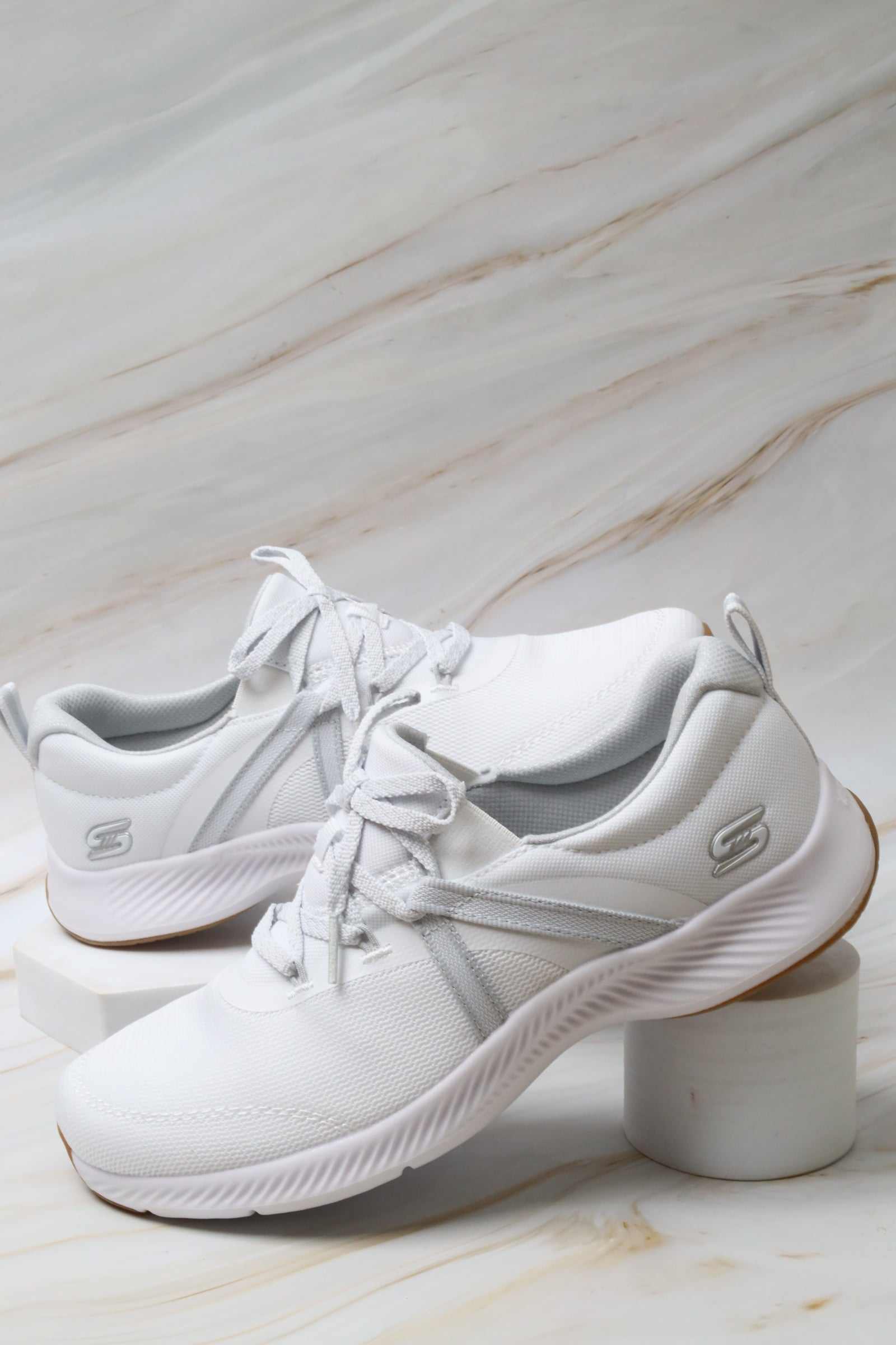 سكيتشرز نسائي فابور 104620