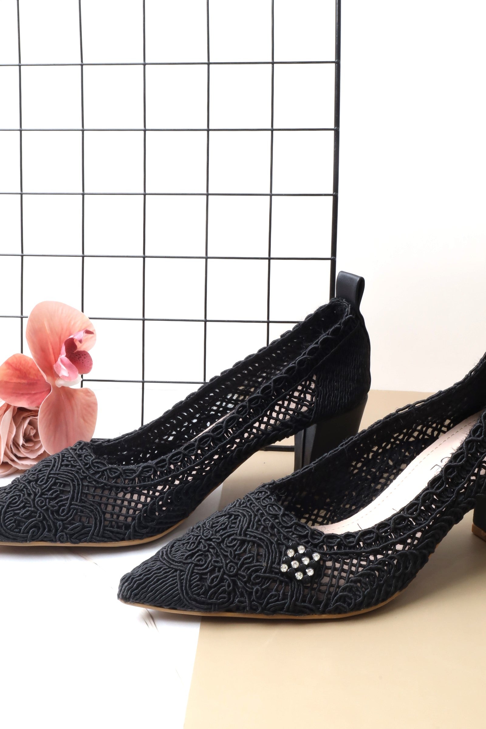 FS3 صندل نسائي بكعب