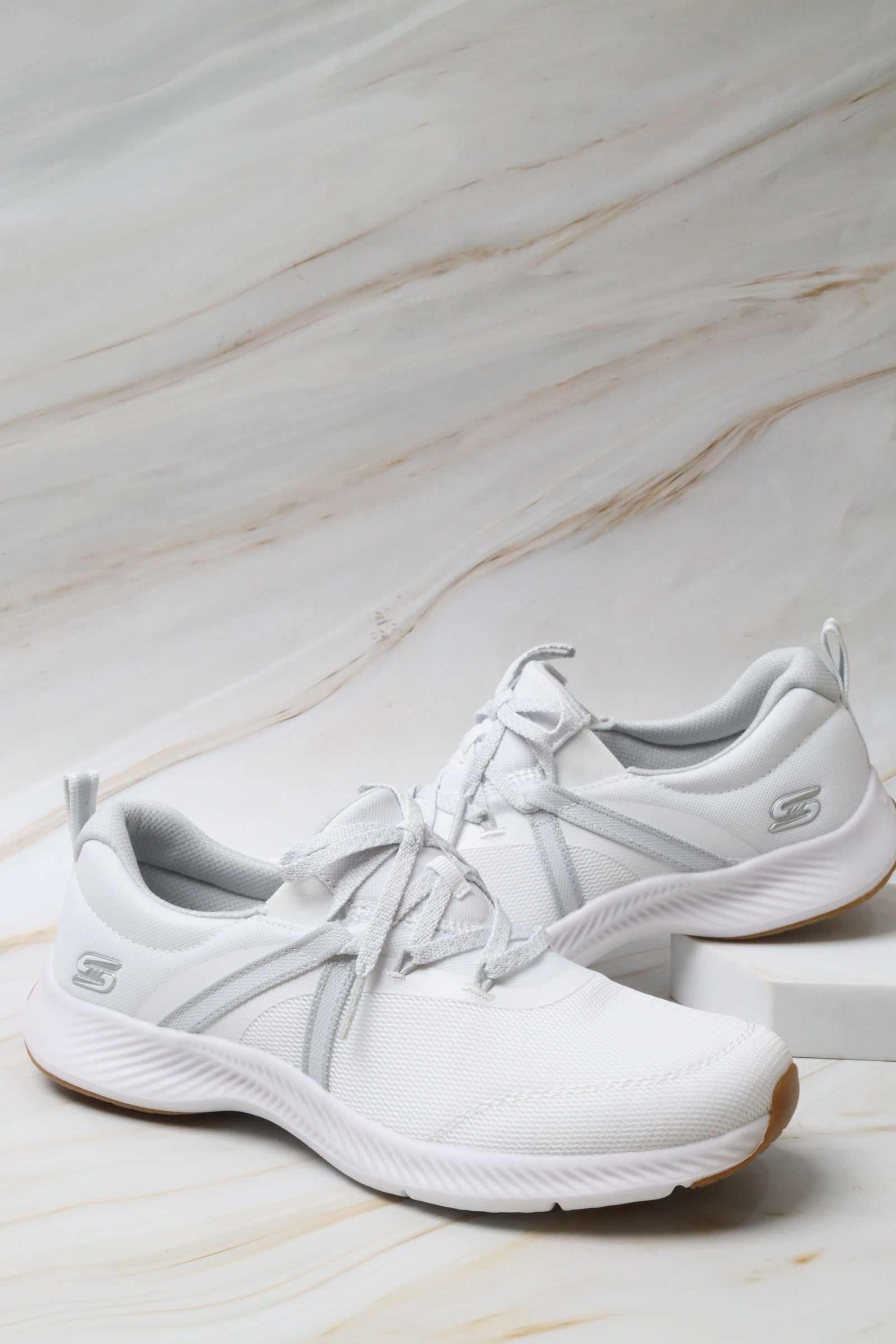 سكيتشرز نسائي فابور 104620