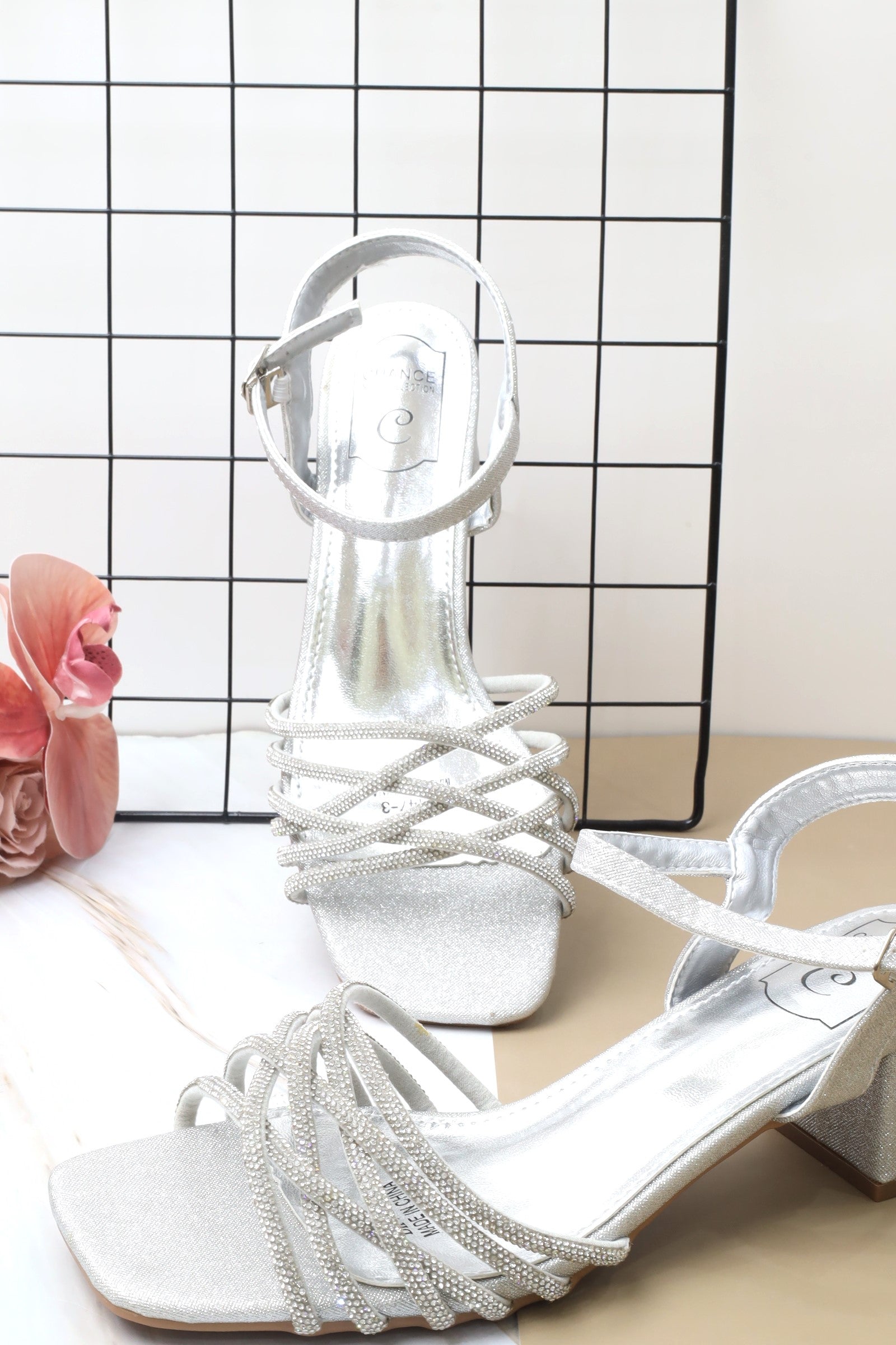 BK147-3 صندل نسائي بكعب عريض