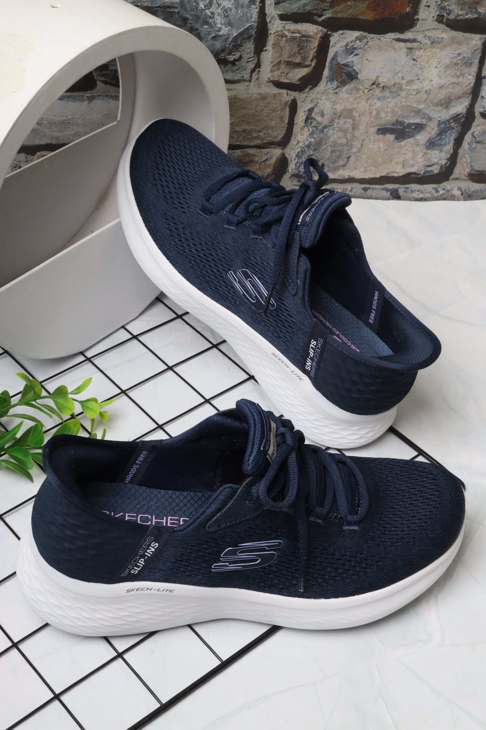 سكيتشرز نسائي لايت برو سليب إن 150012