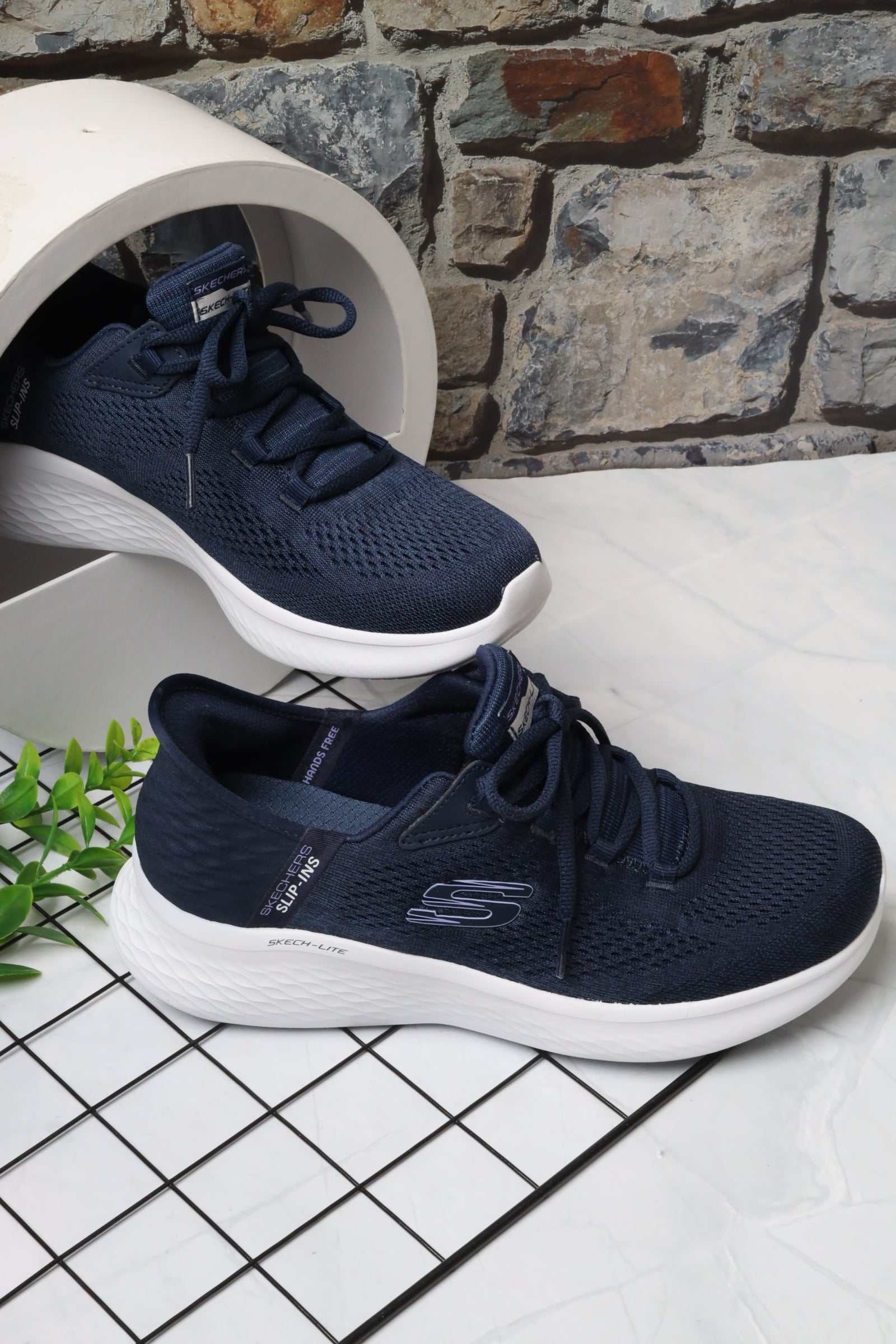 سكيتشرز نسائي لايت برو سليب إن 150012