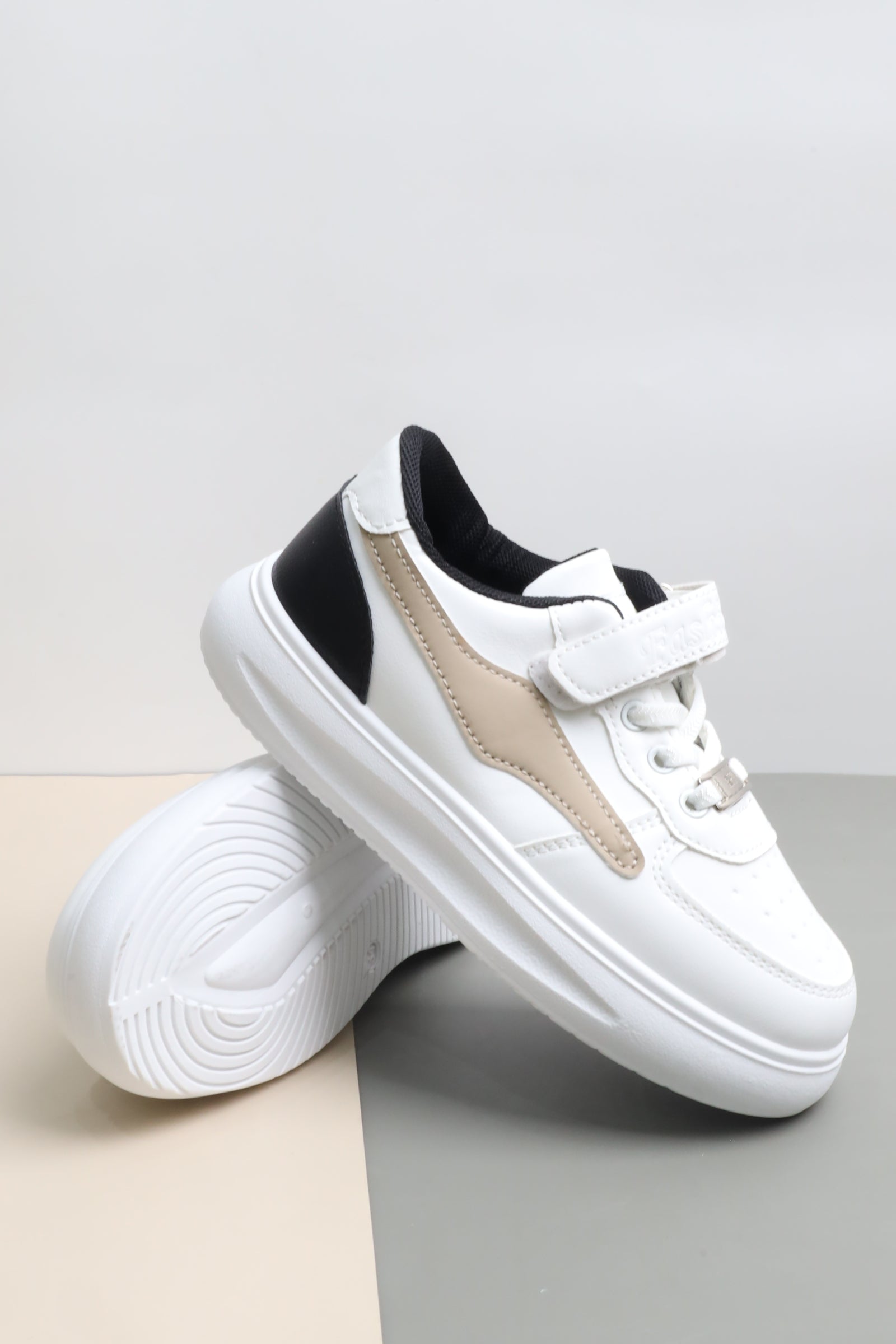 حذاء بناتي 18997