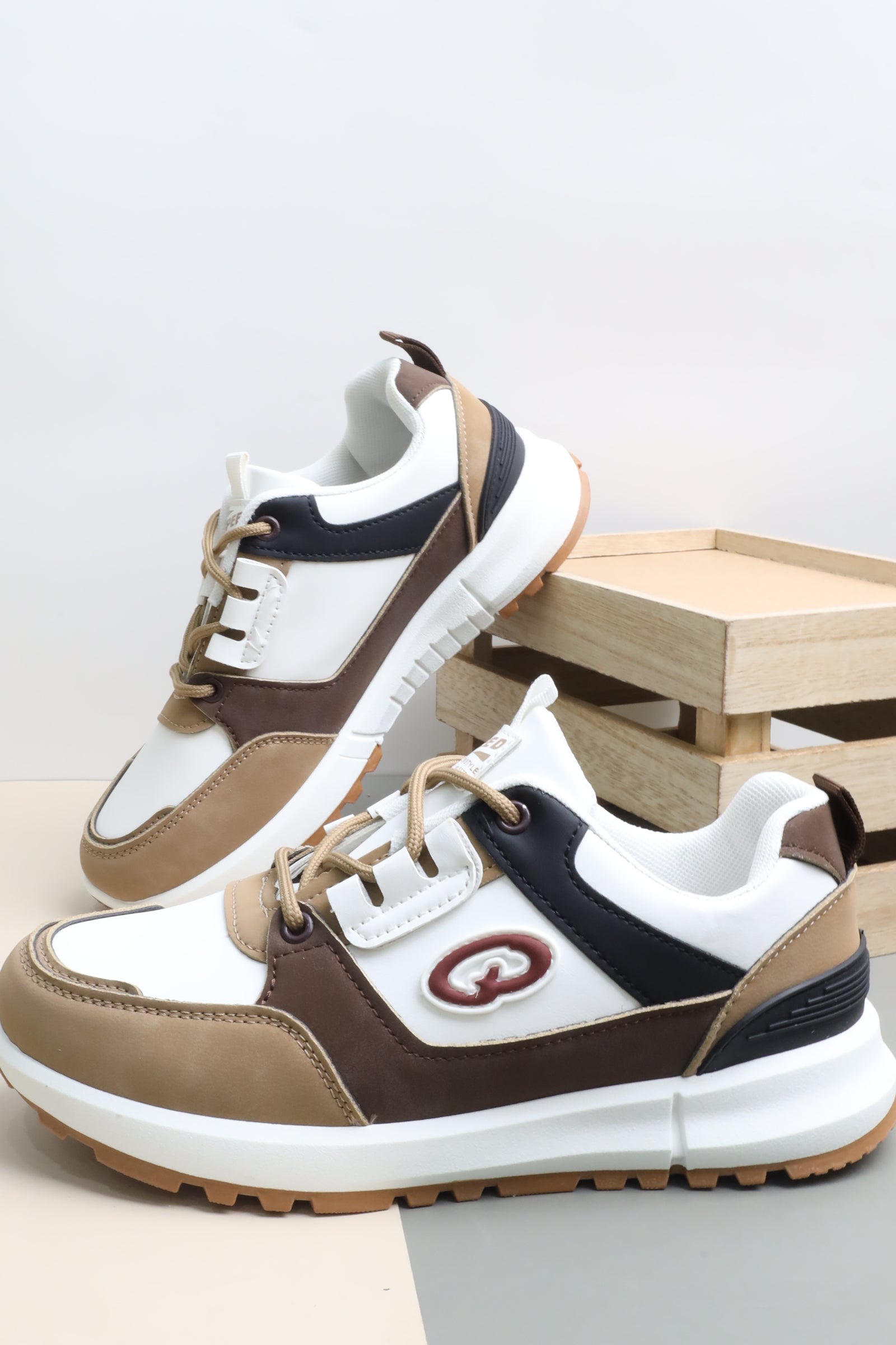 حذاء رياضي نسائي 8523