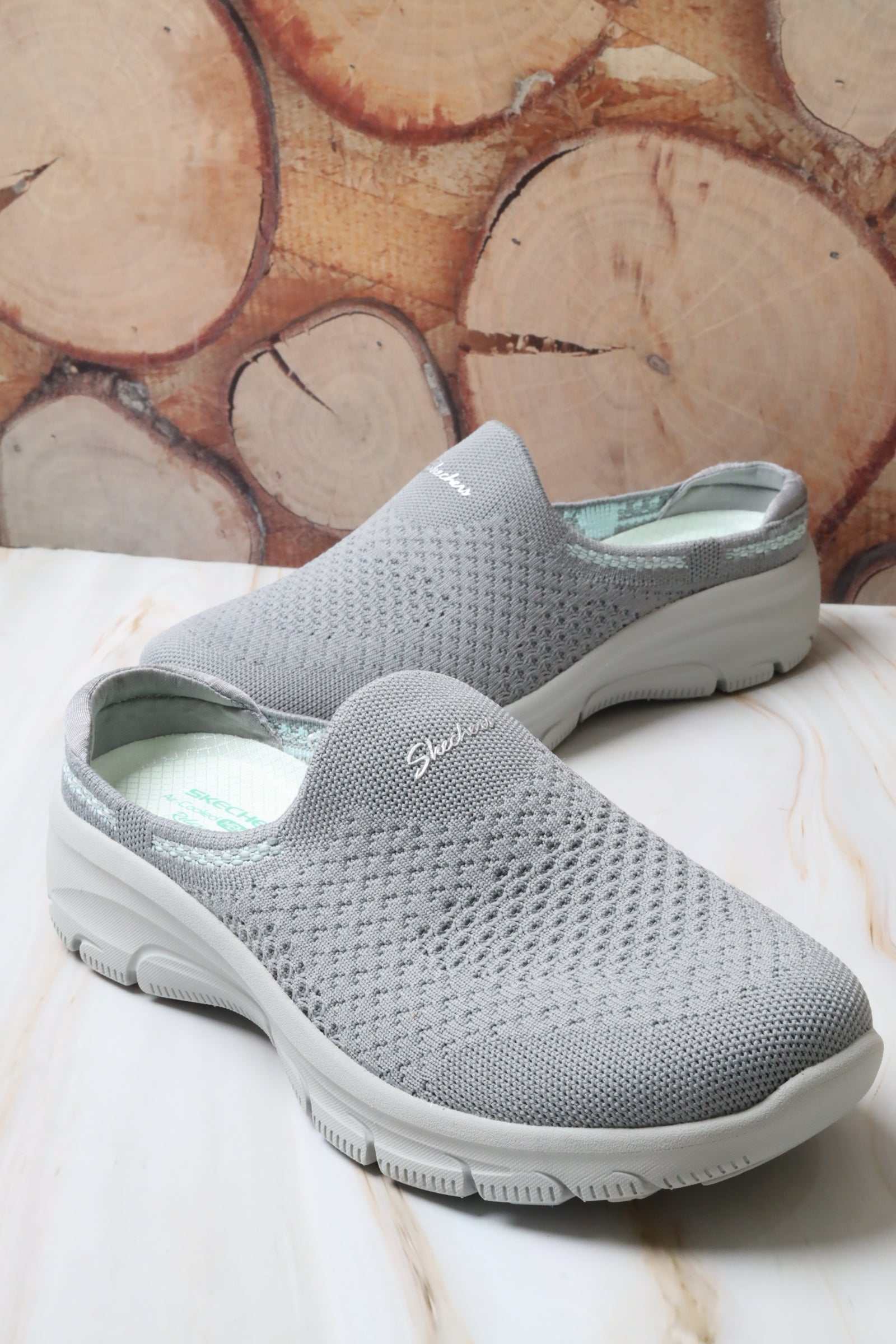 سكيتشرز نسائي كوميوت 158357