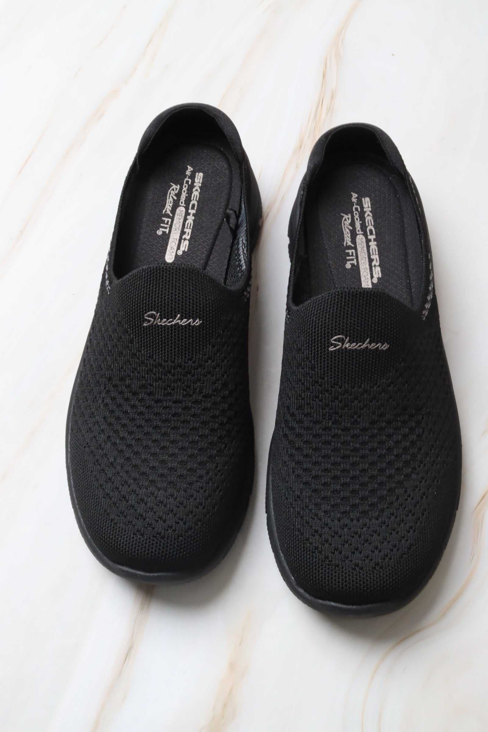 سكيتشرز نسائي كوميوت 158357