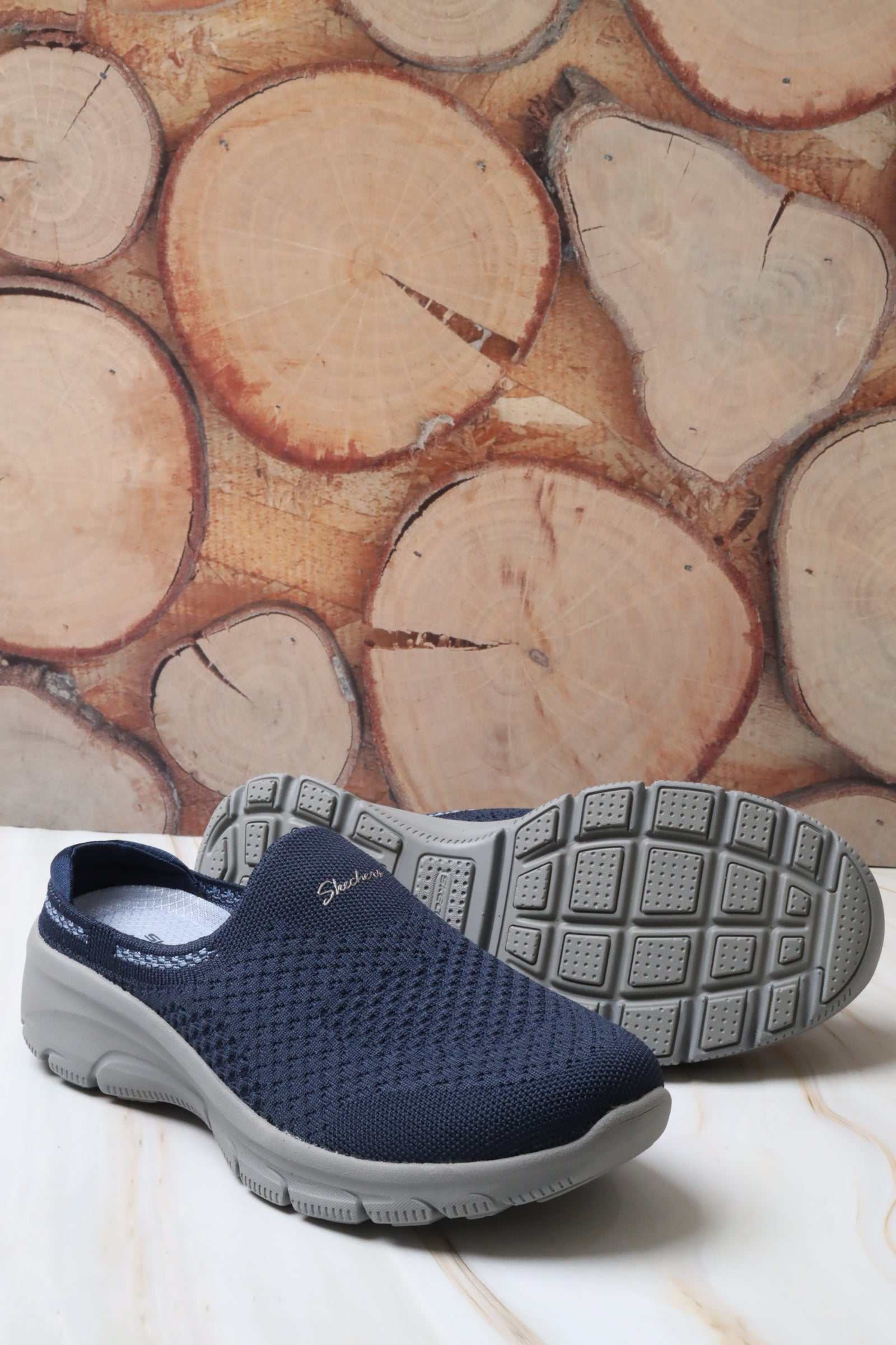 سكيتشرز نسائي كوميوت 158357