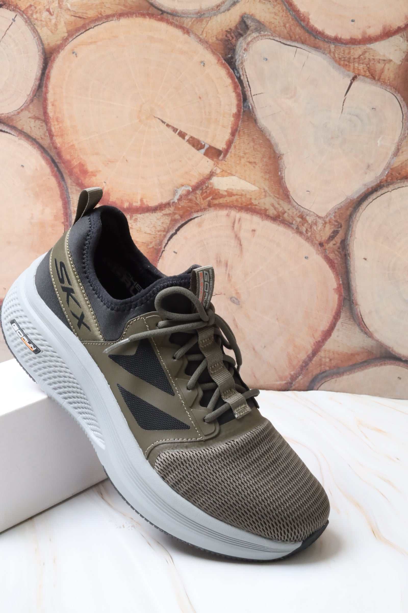 سكيتشرز رجالي جو رن إليفيت 220850