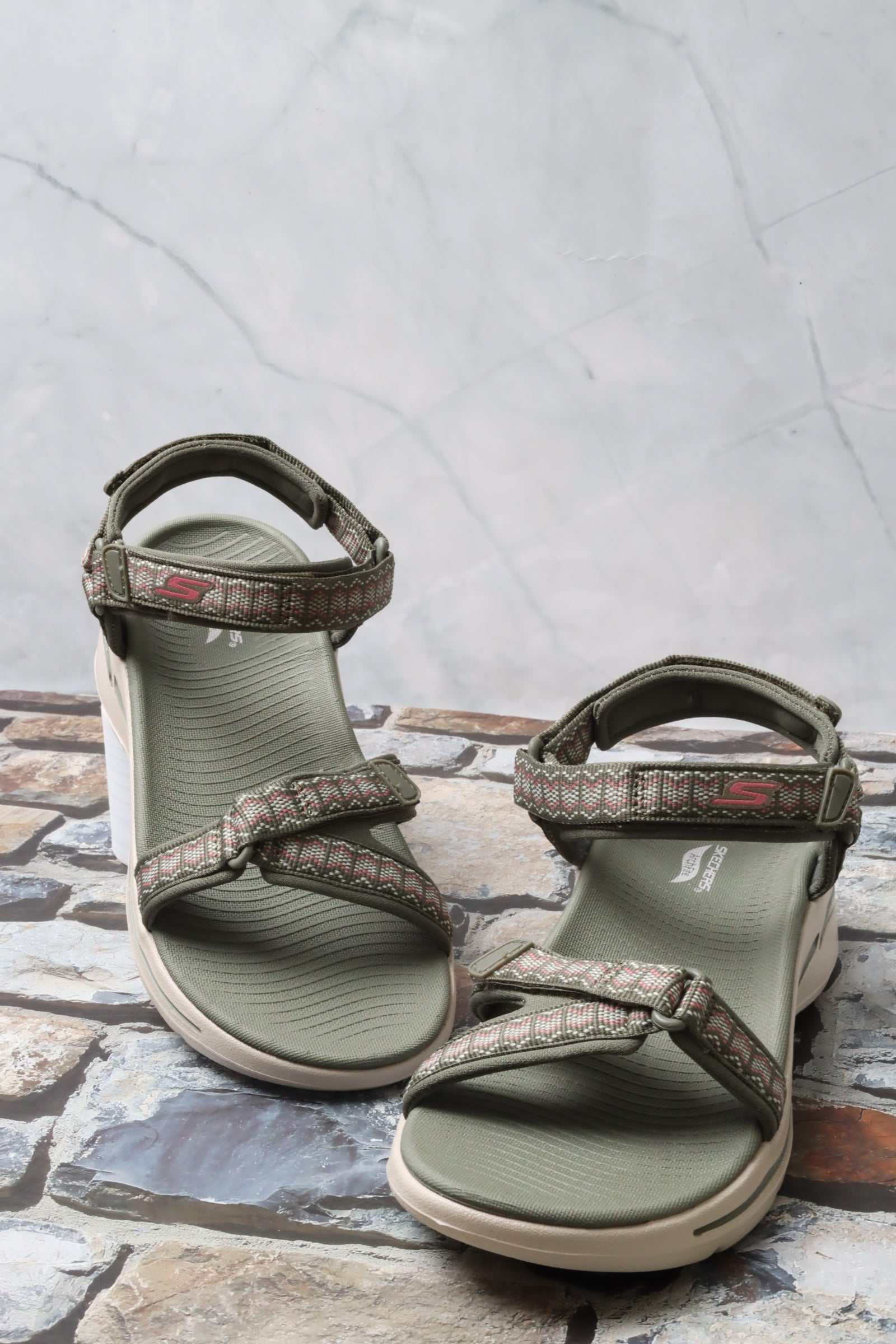 سكيتشرز نسائي جو ووك آرتش فيت 140256