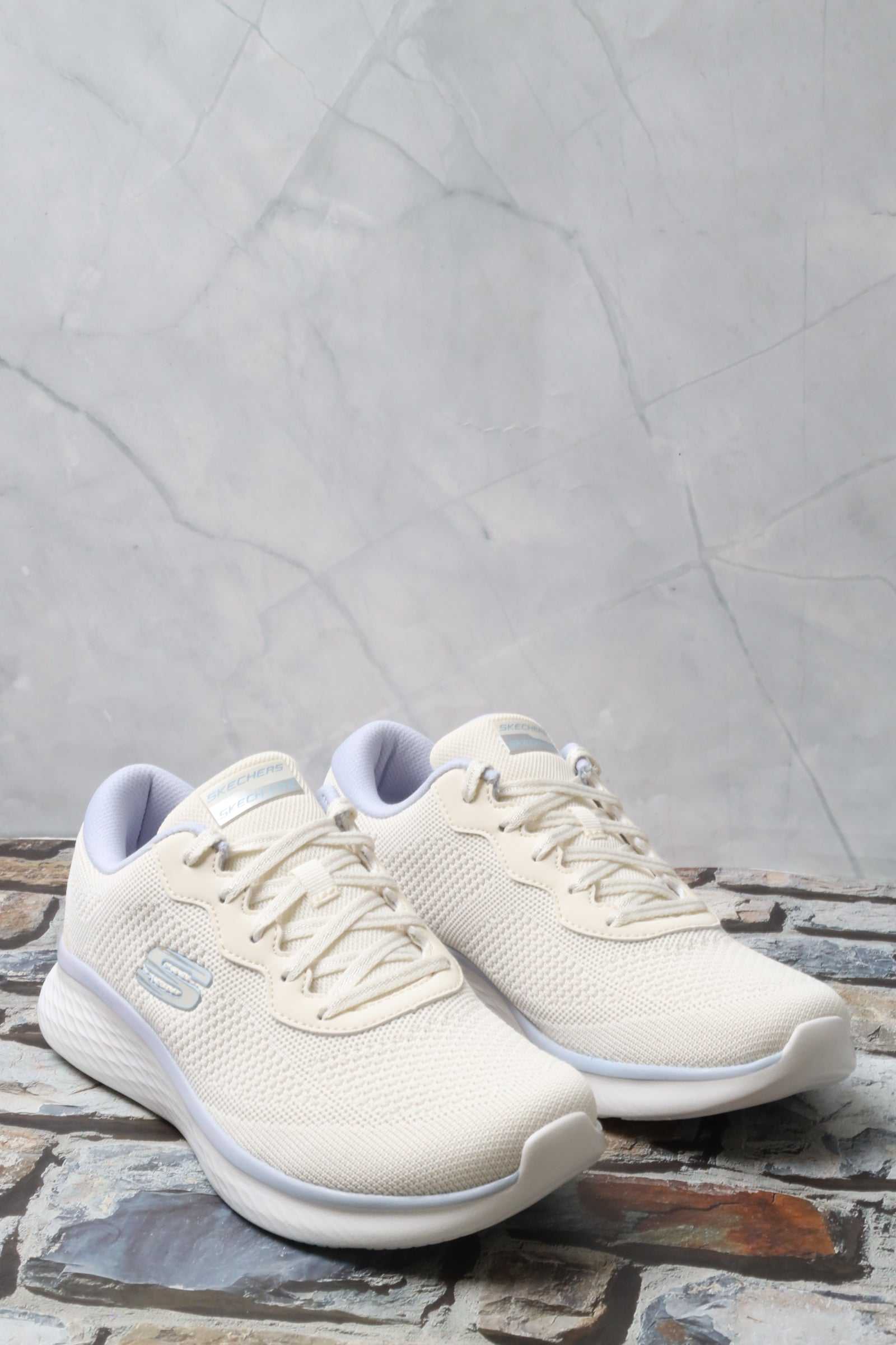 سكيتشرز نسائي لايت برو 150019