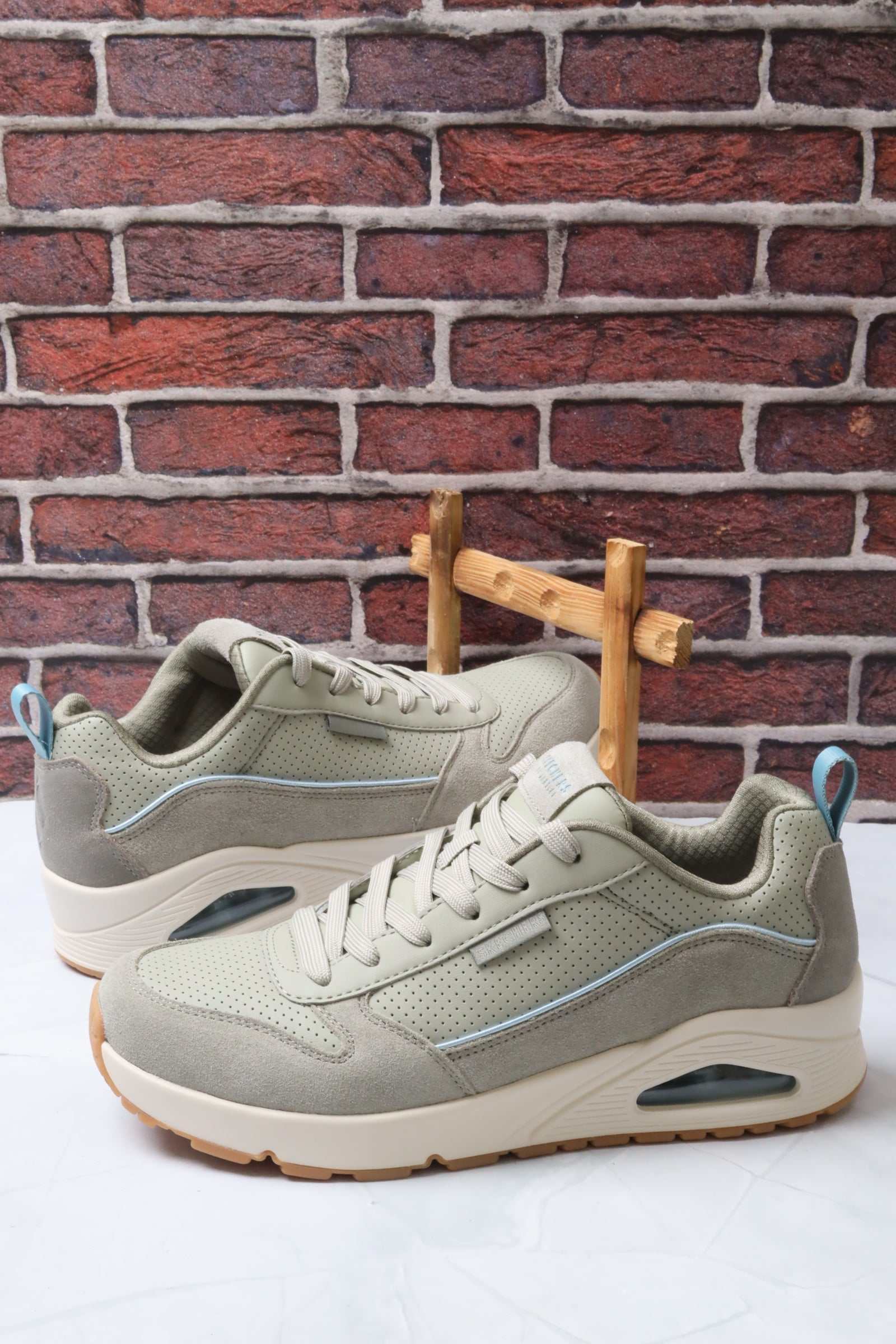 سكيتشرز رجالي أونو 183011