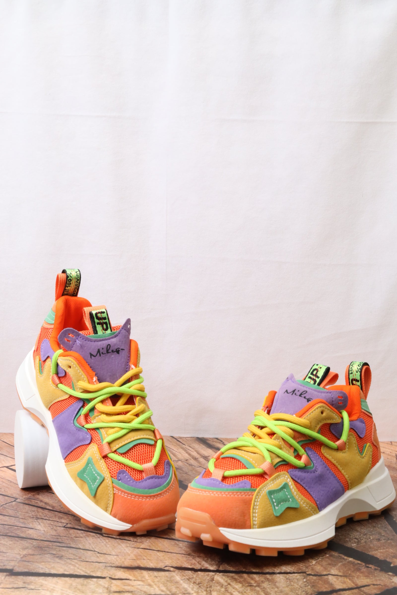 7372 Women's Sports Shoes