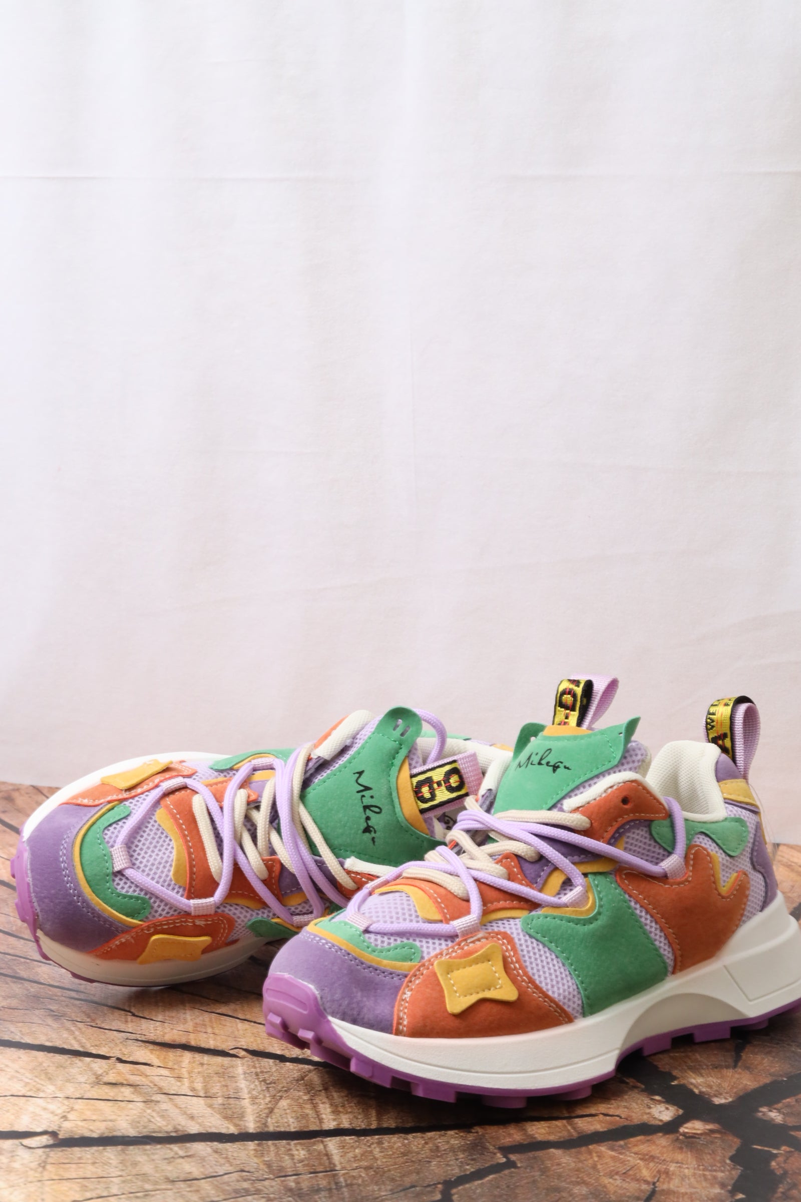 7372 Women's Sports Shoes