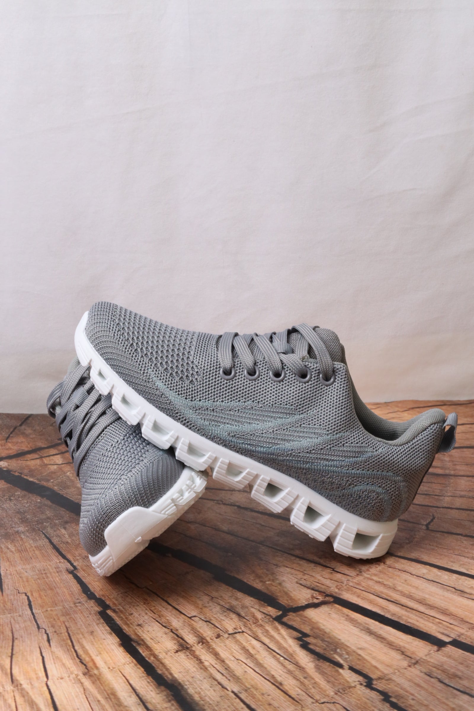 LS1105 Women's Sports Shoes