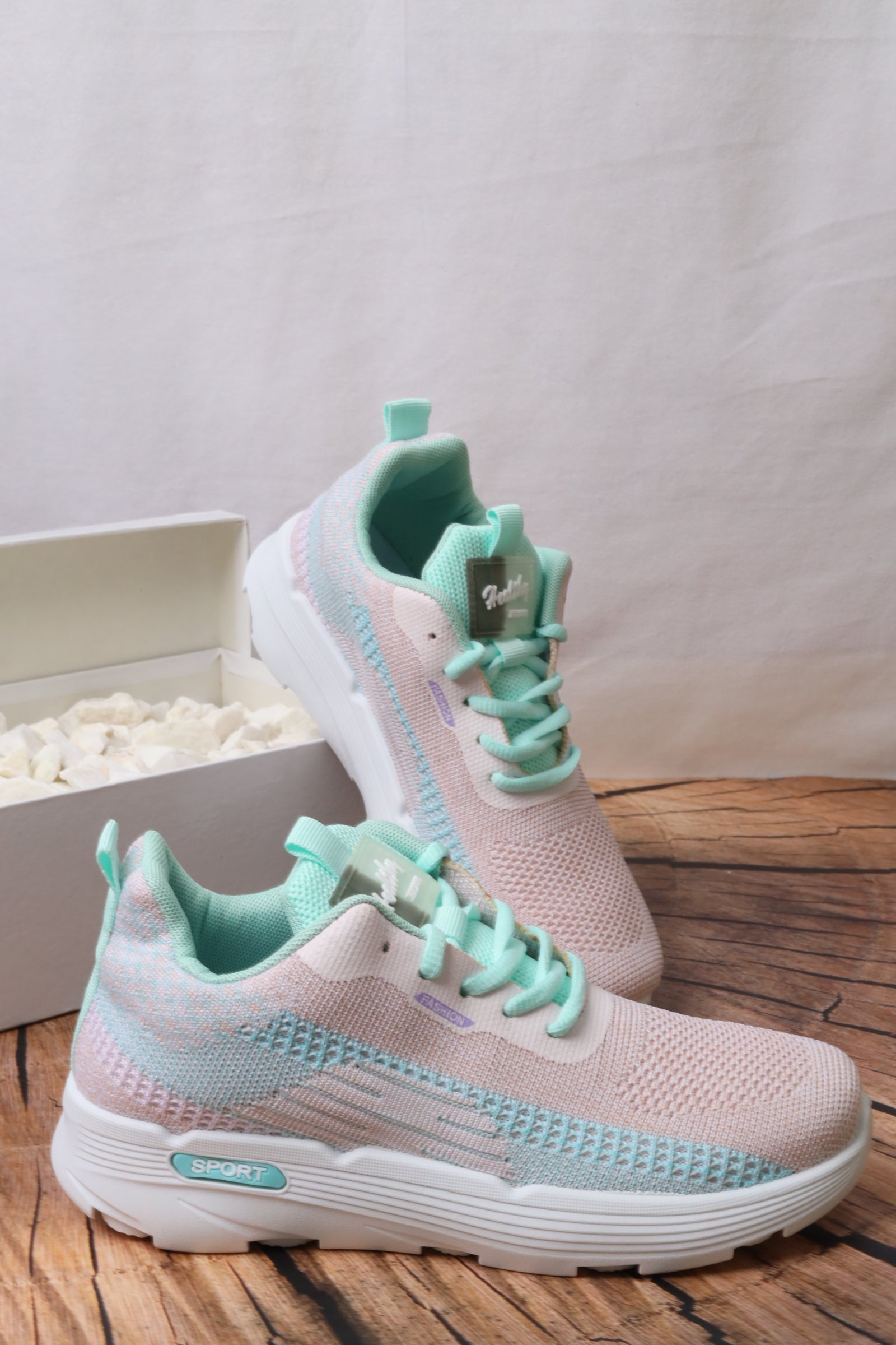 LS1110 حذاء رياضي نسائي