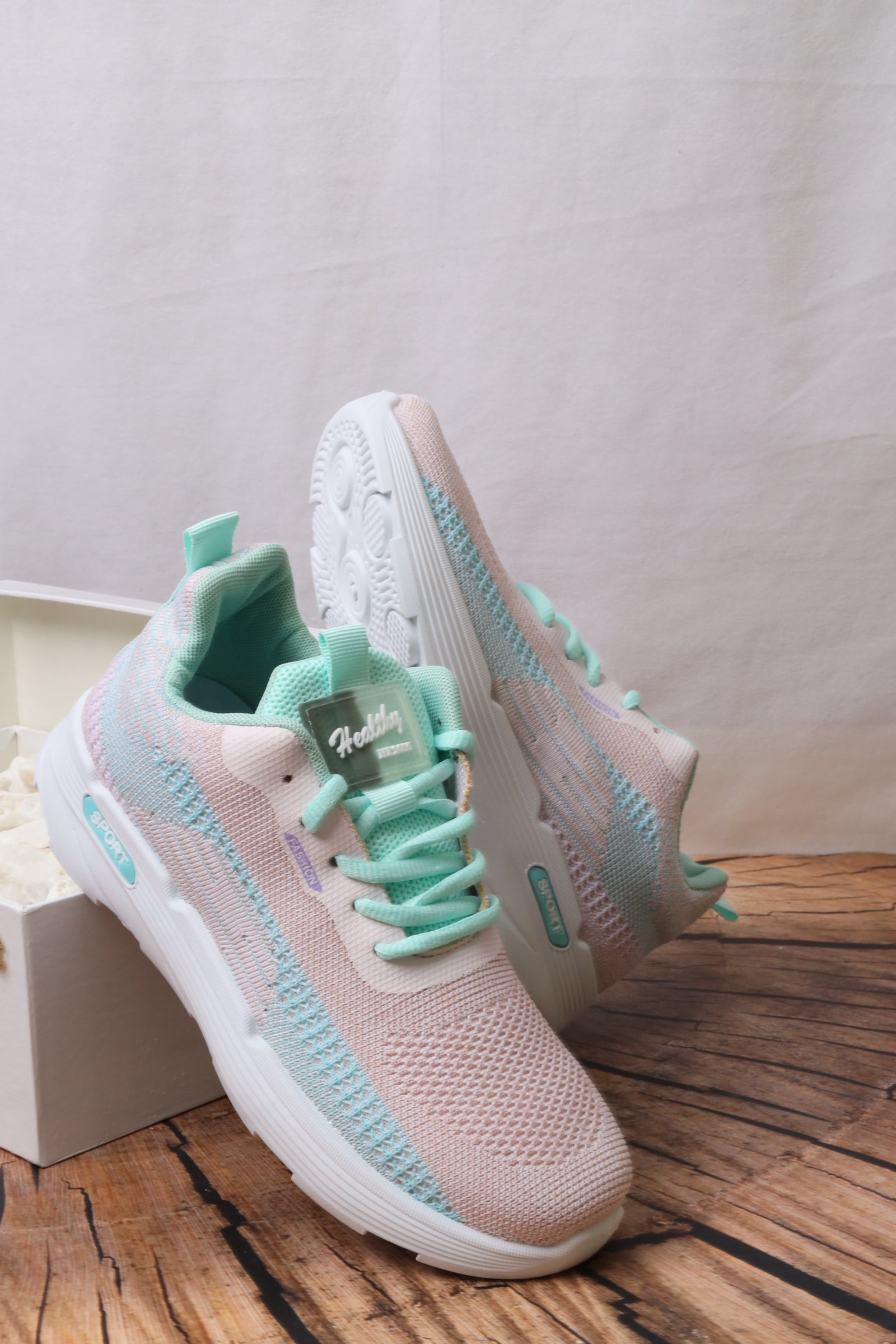 LS1110 حذاء رياضي نسائي