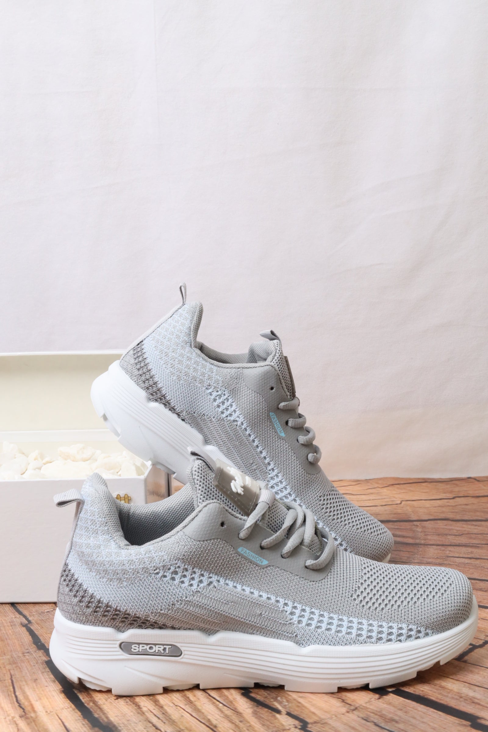 LS1110 حذاء رياضي نسائي