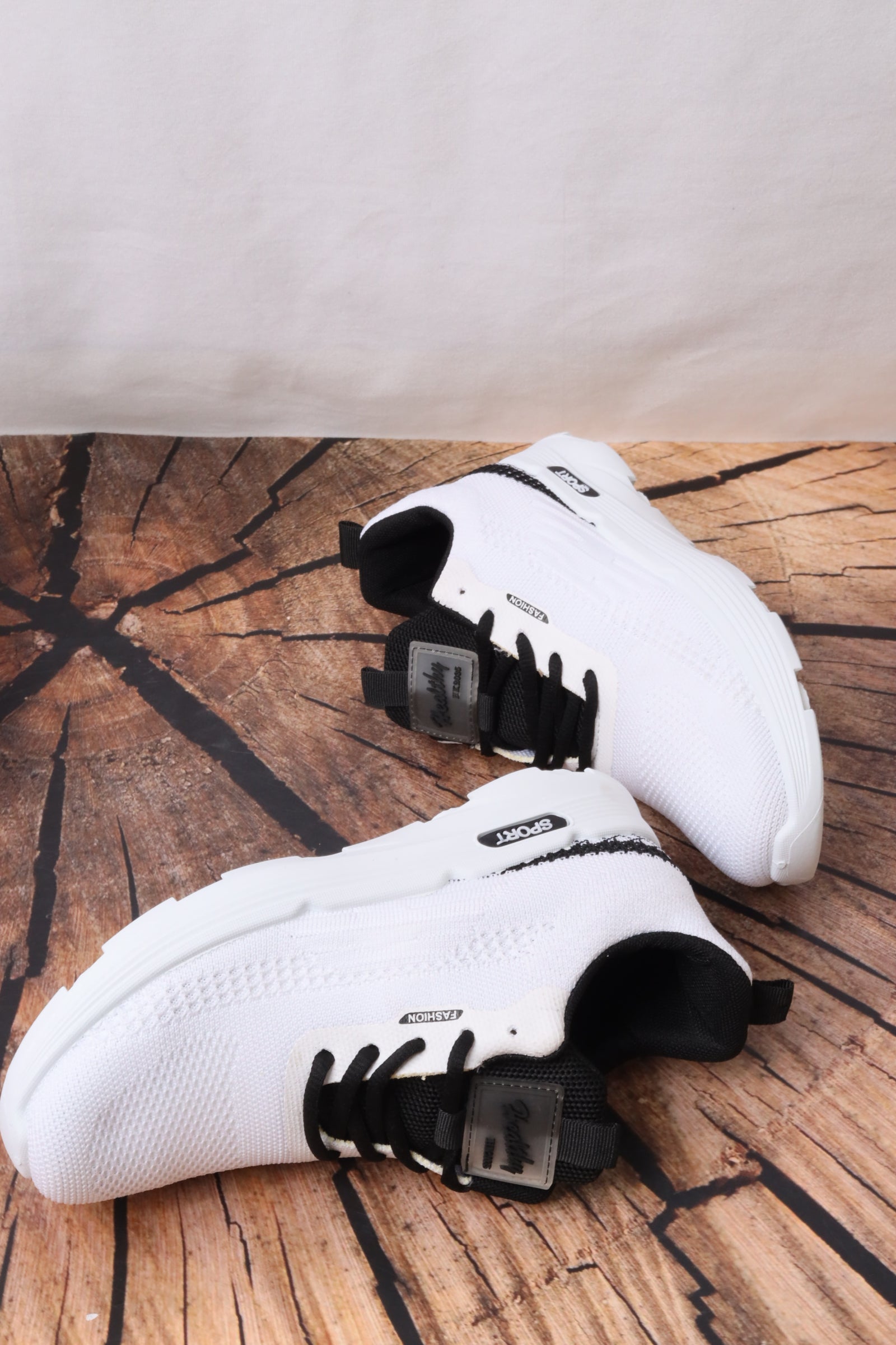 LS1110 حذاء رياضي نسائي