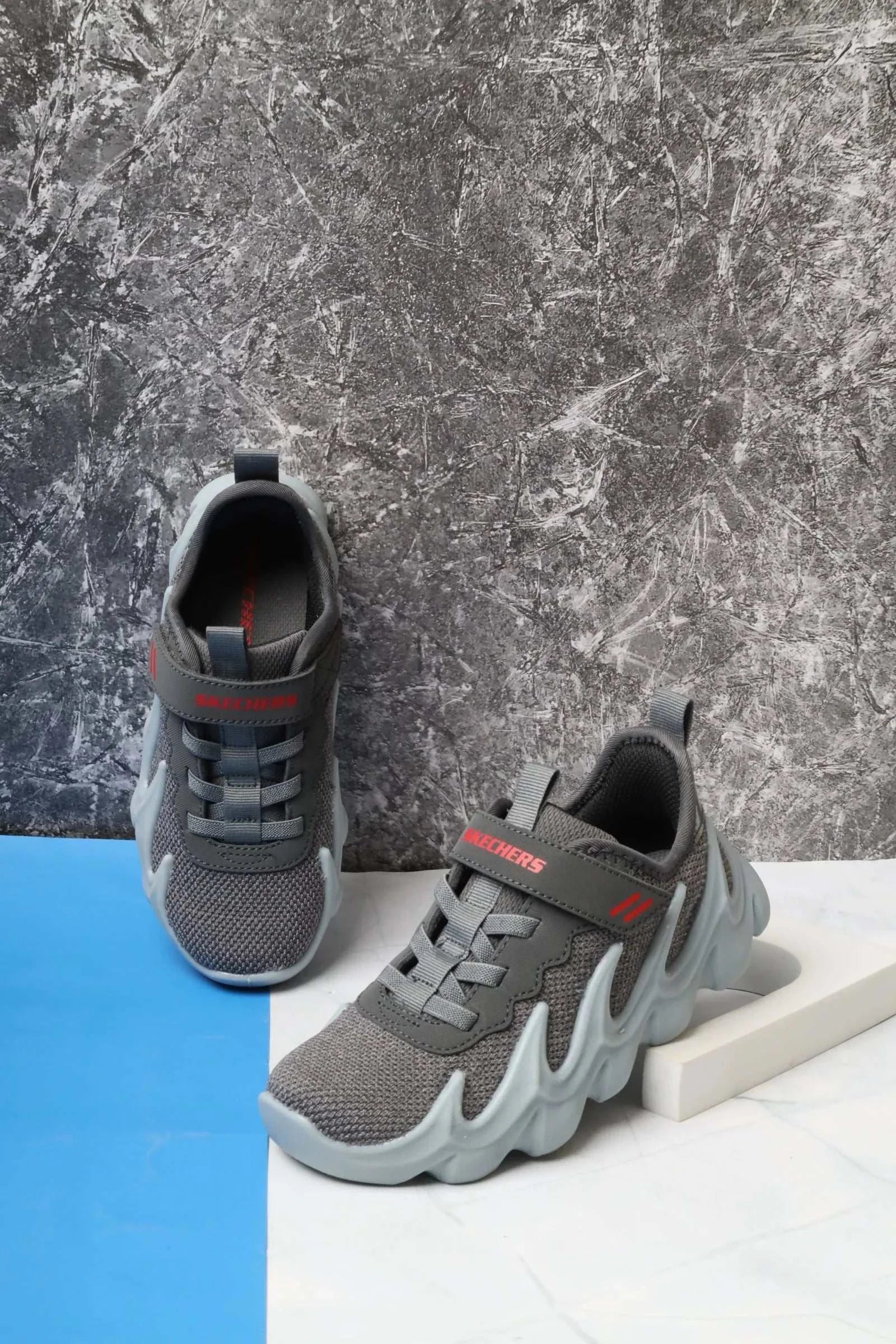 سكيتشرز اطفالي هايدرو ويف 403619