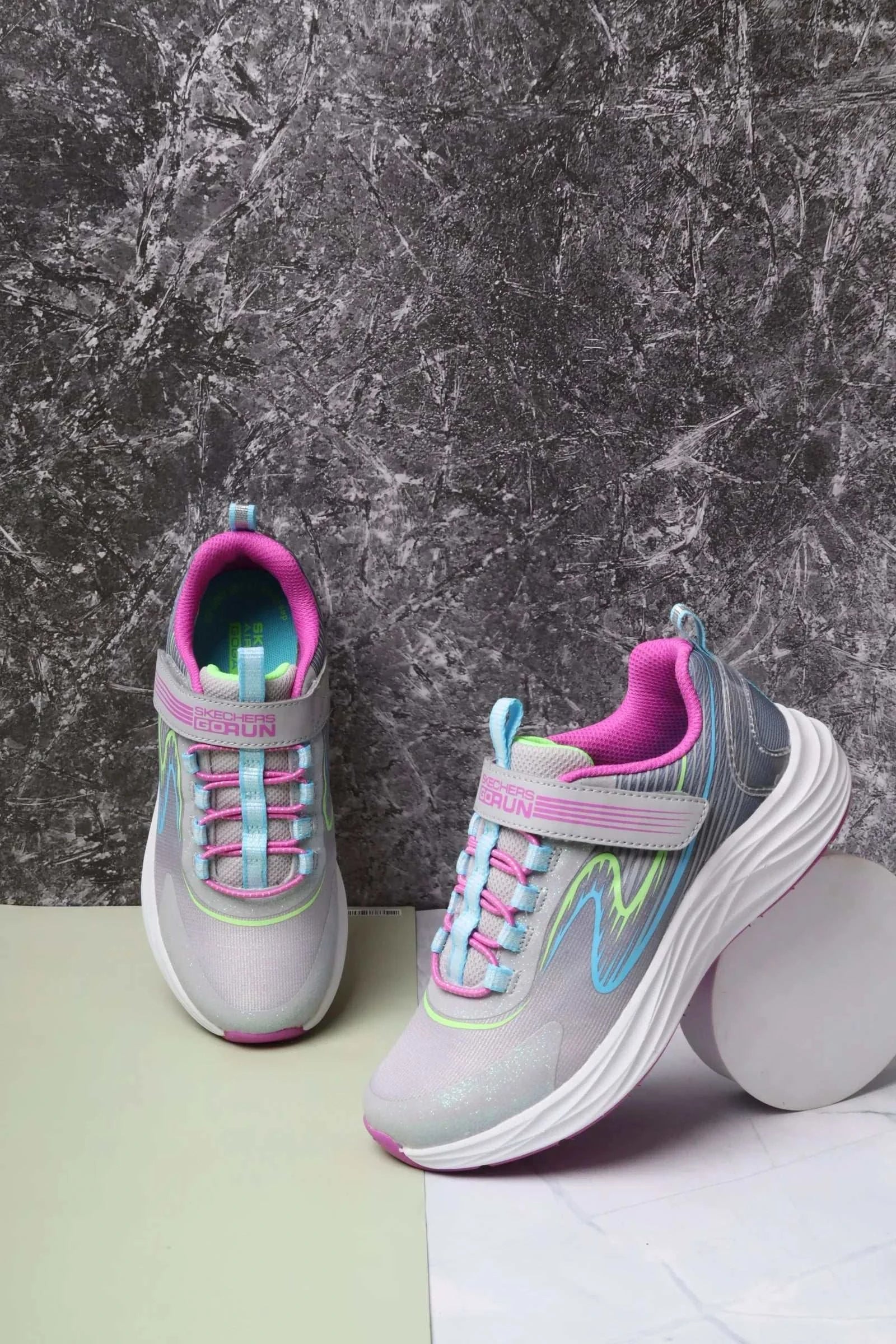 سكيتشرز اطفالي جو رن 303920