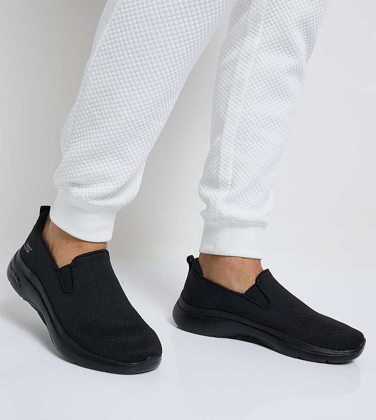 سكيتشرز رجالي جو ووك آرتش فيت 216518