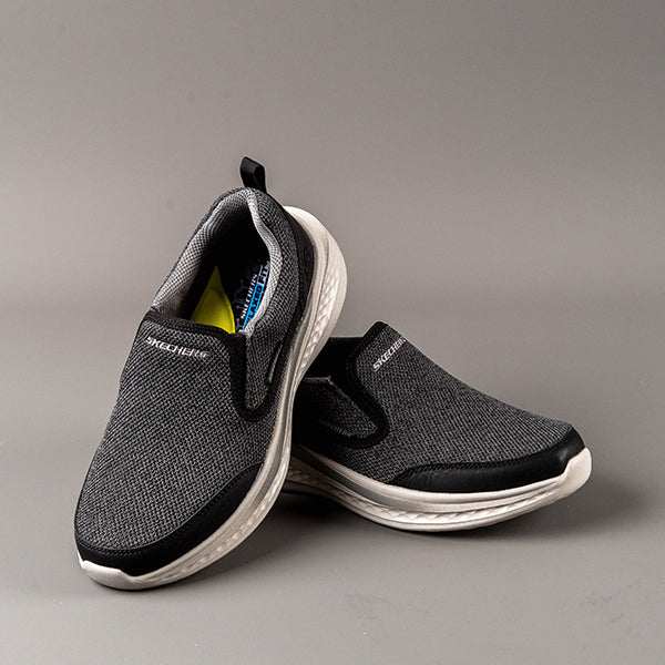 سكيتشرز رجالي سليد - لوكان 210808