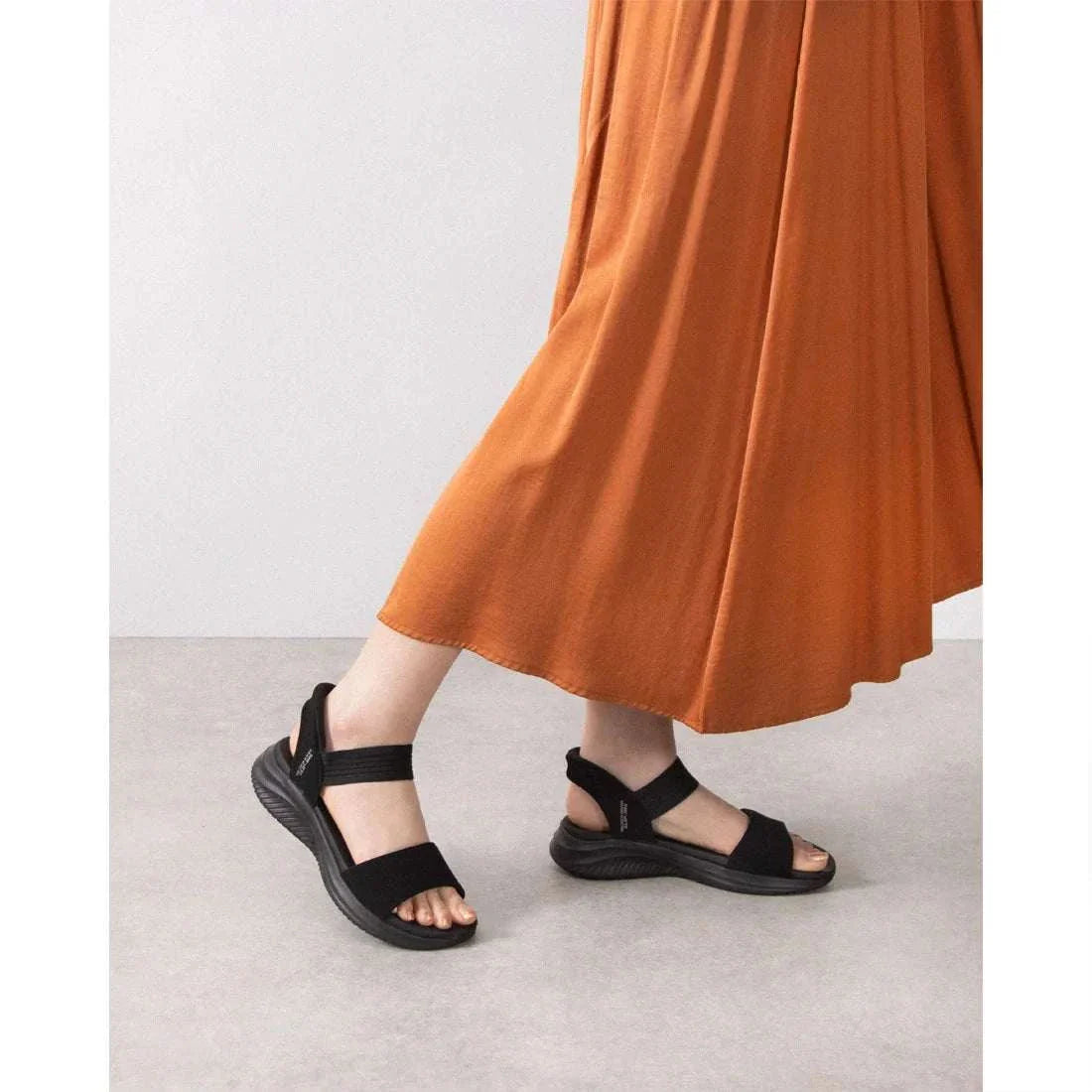 سكيتشرز نسائي ألترا فليكس 119804