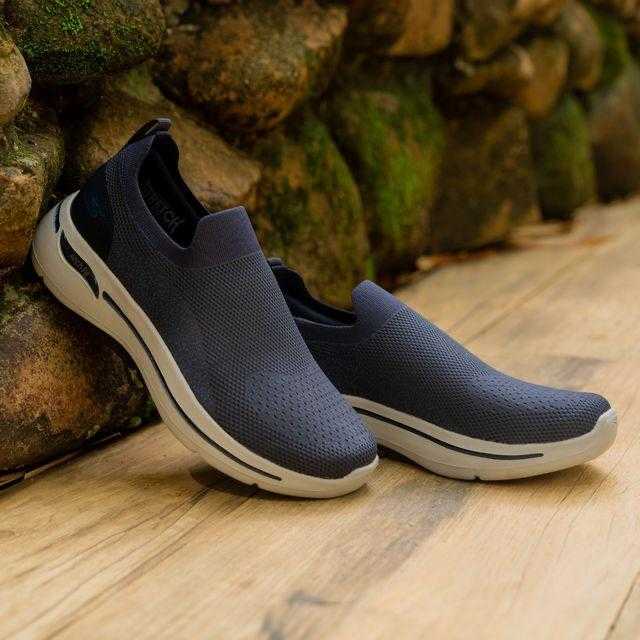 سكيتشرز رجالي جو ووك آرتش فيت 216136