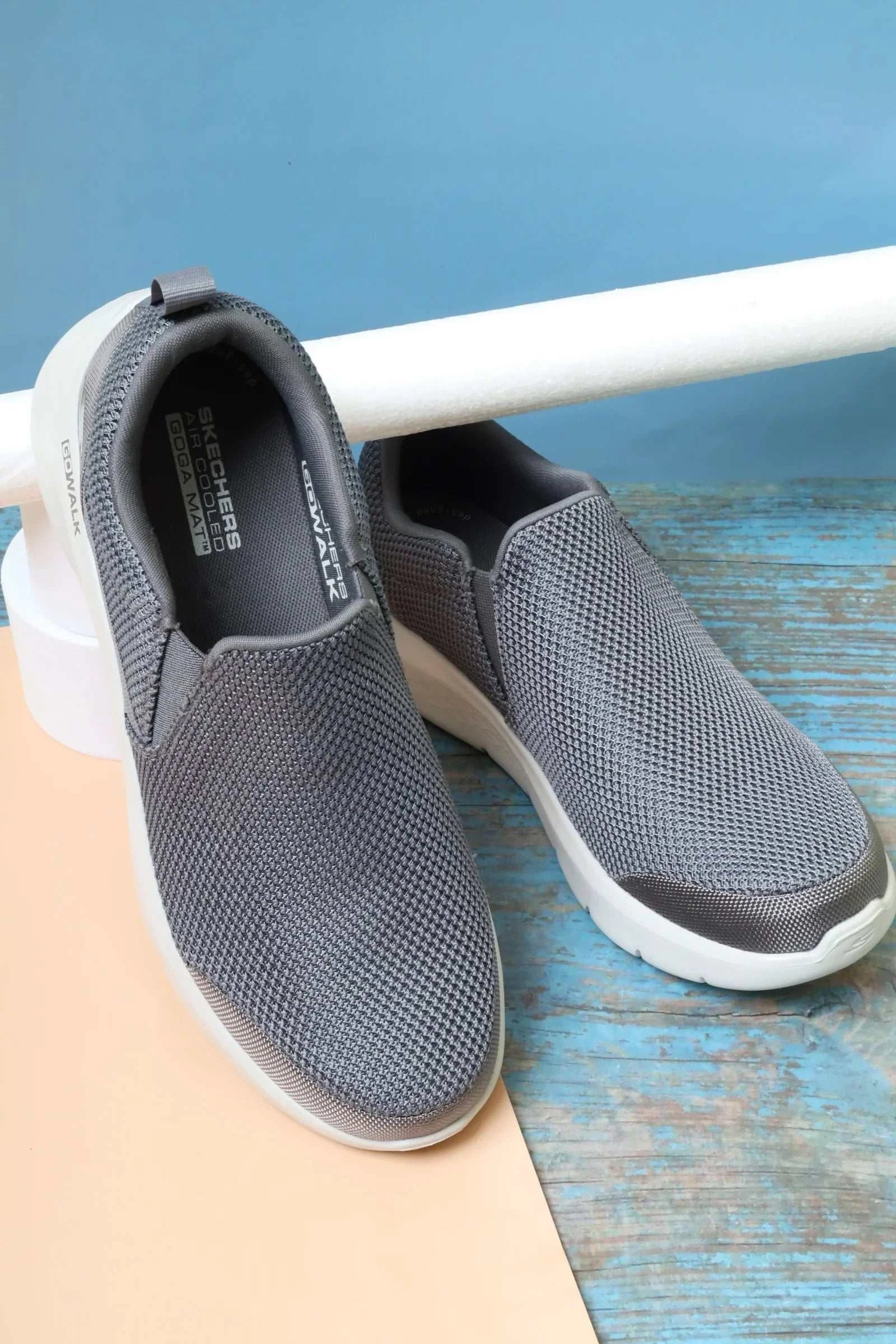 سكيتشرز رجالي جو ووك فليكس 216492