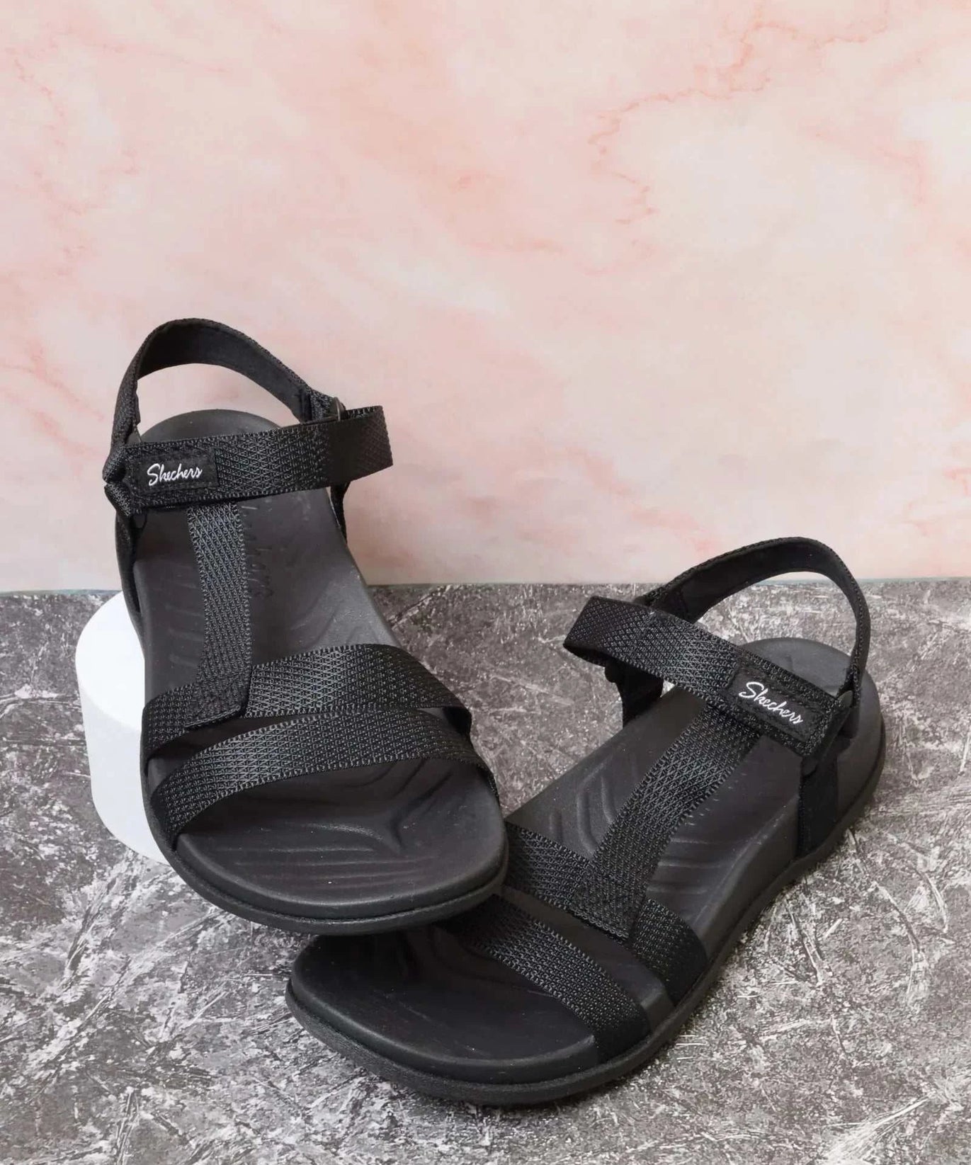 سكيتشرز نسائي ريجي لايت 163223