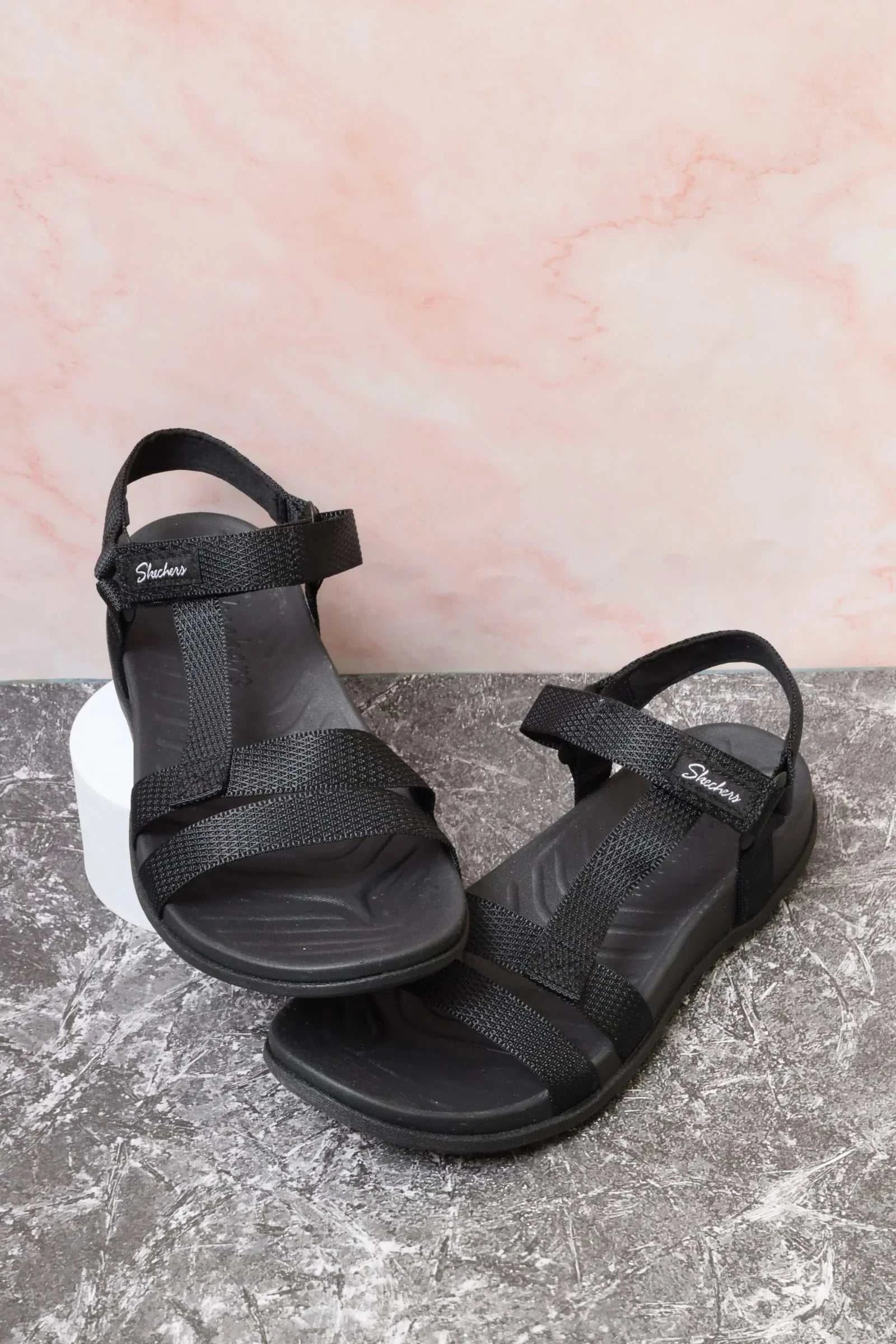 سكيتشرز نسائي ريجي لايت 163223