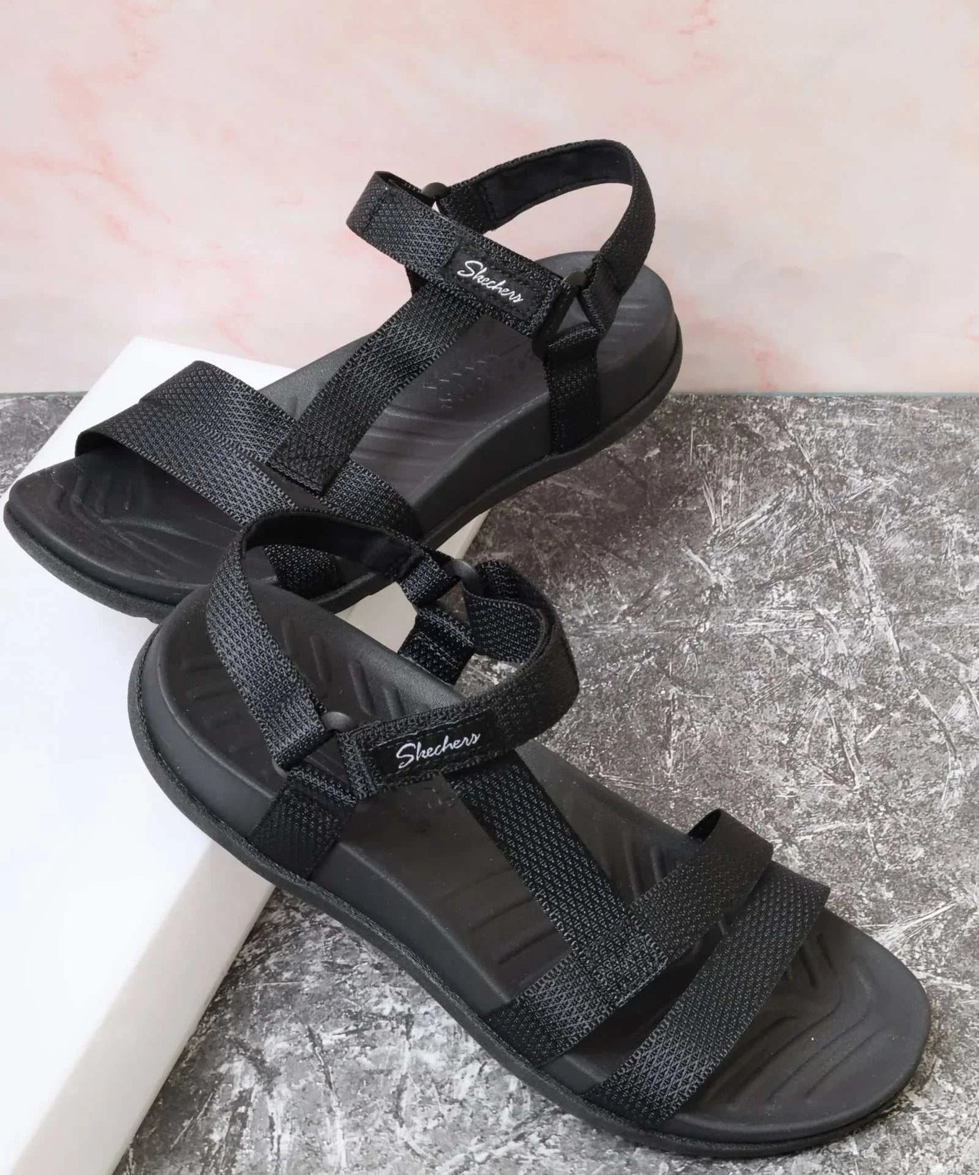 سكيتشرز نسائي ريجي لايت 163223