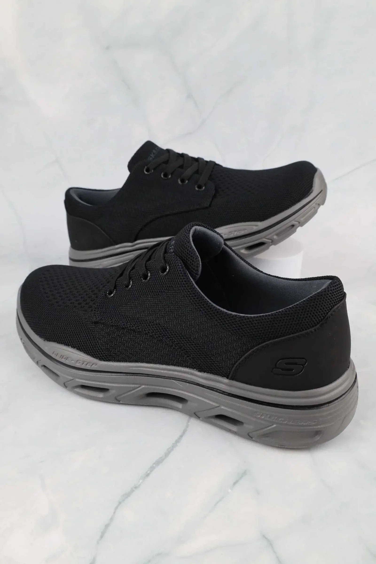 سكيتشرز رجالي جلايد ستيب 204754