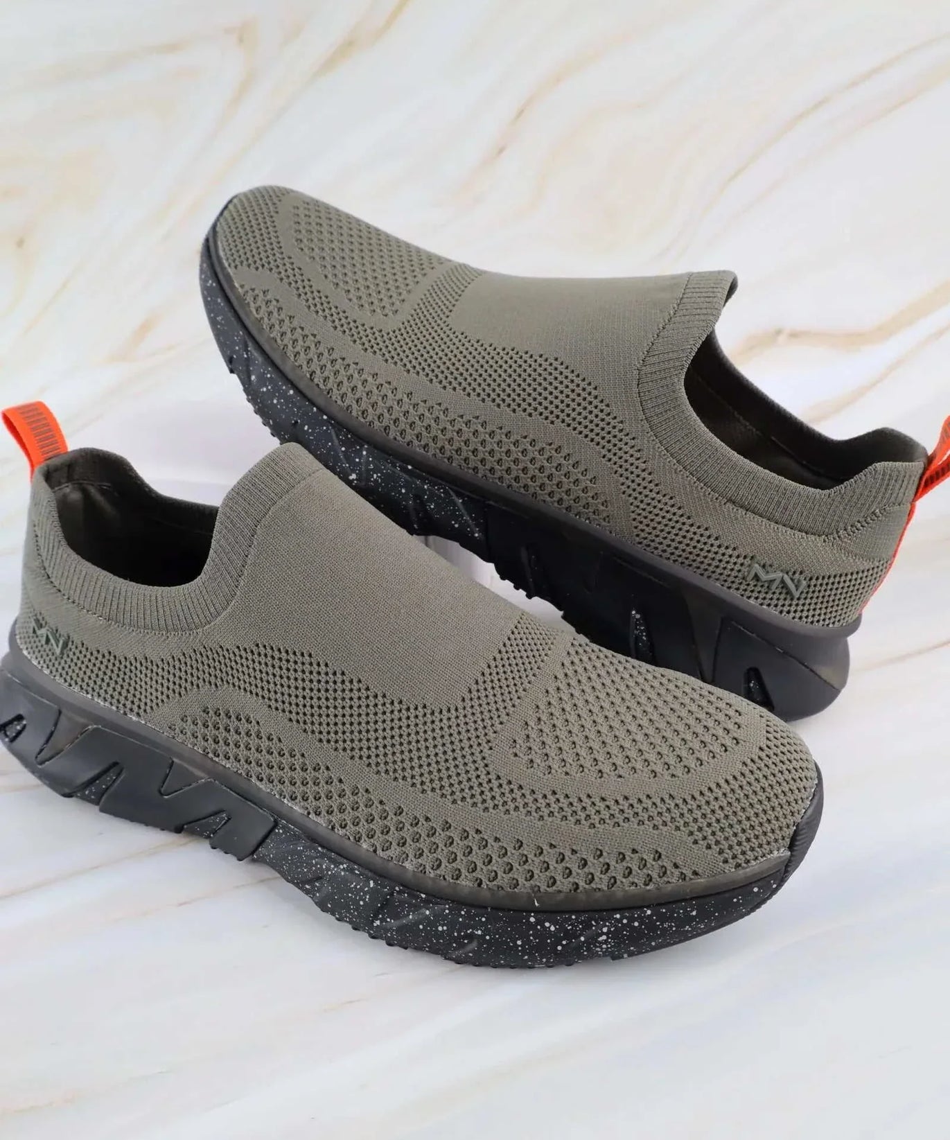 سكيتشرز رجالي زيغي 222182