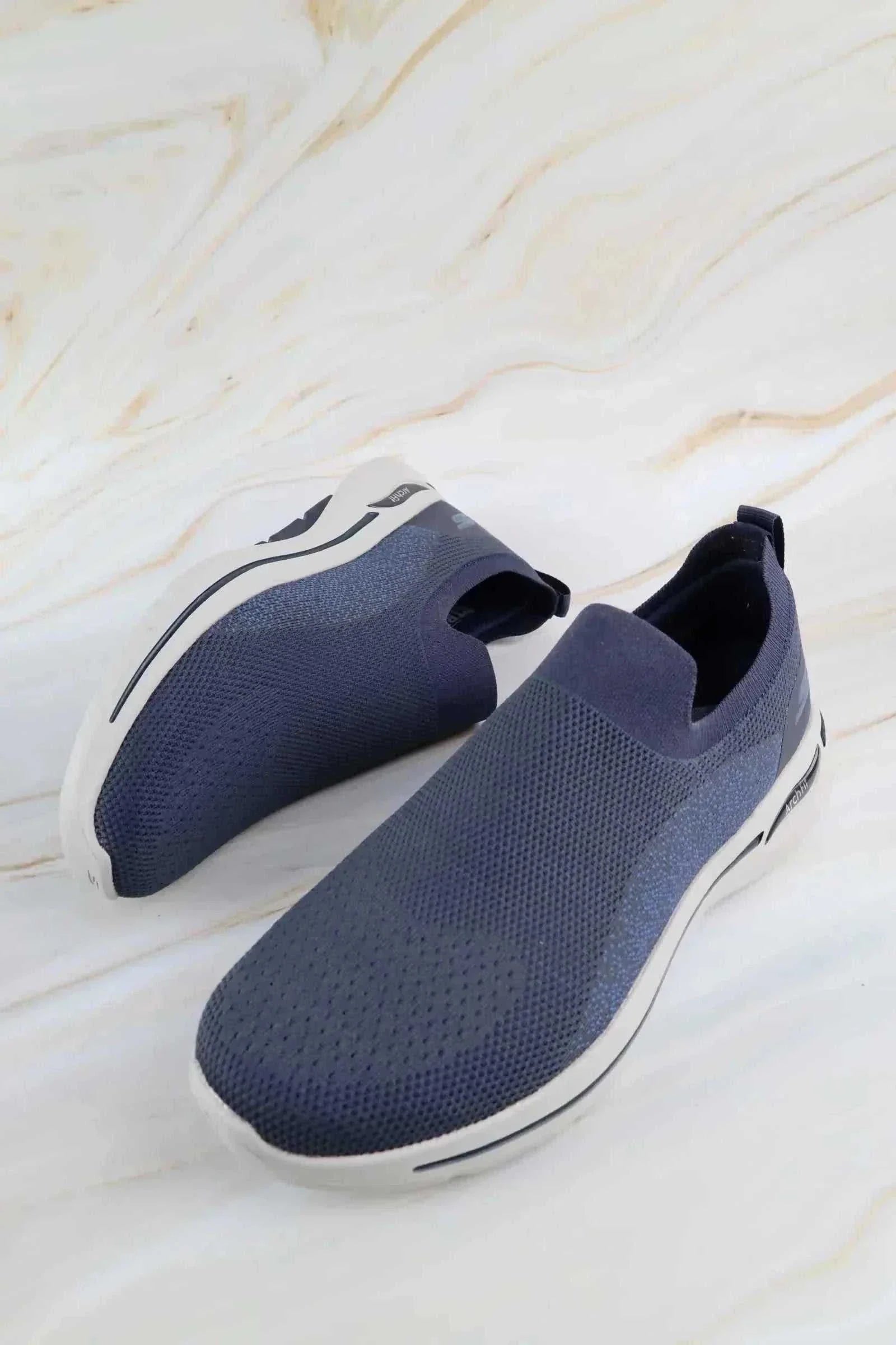 سكيتشرز رجالي جو ووك آرتش فيت 216136