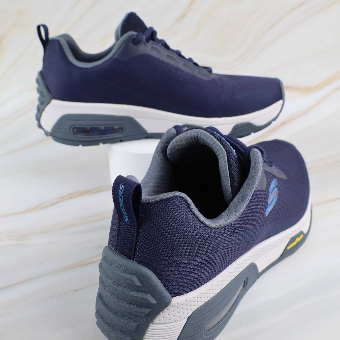 سكيتشرز رجالي اير اكستريم 232257