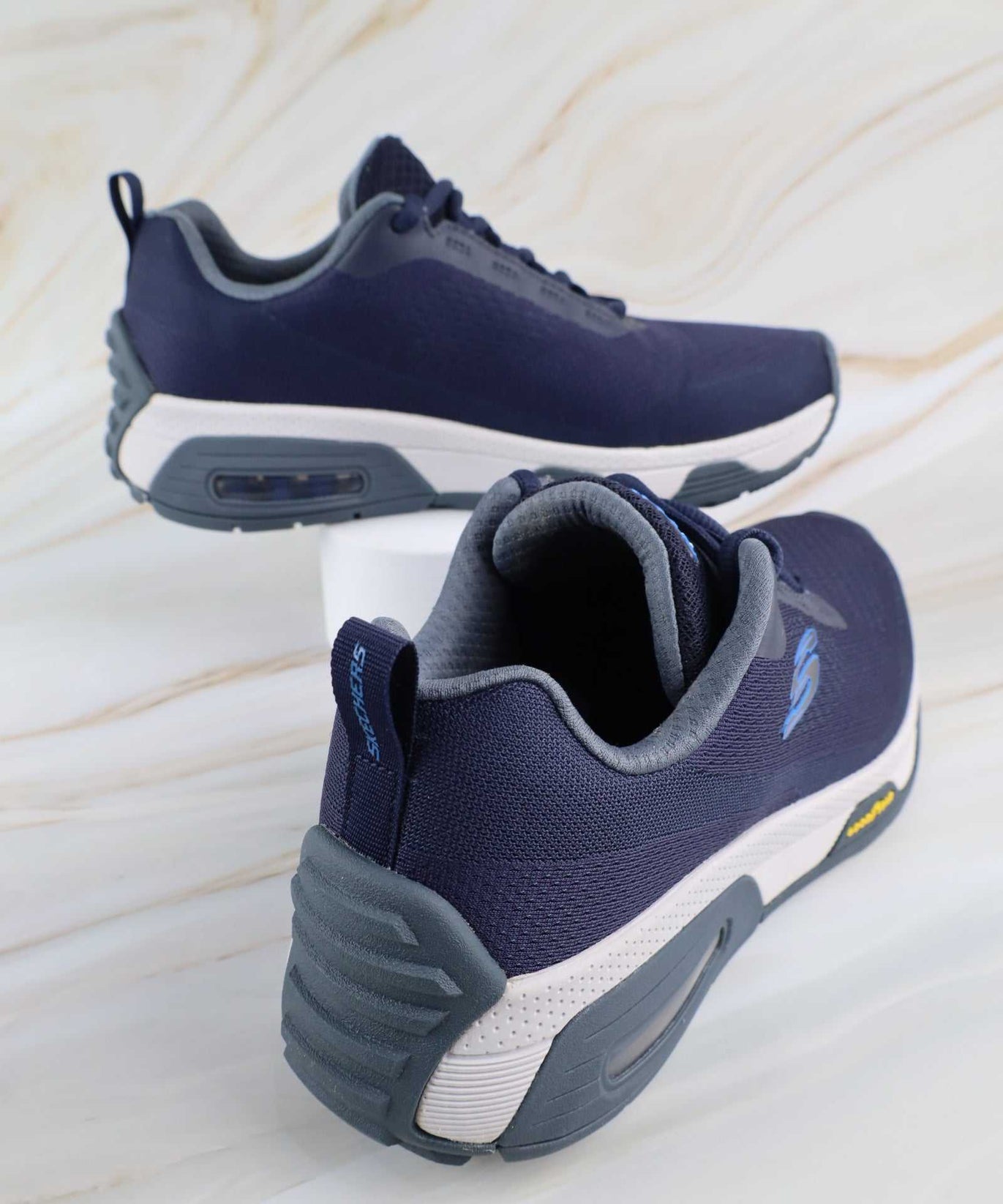 سكيتشرز رجالي اير اكستريم 232257