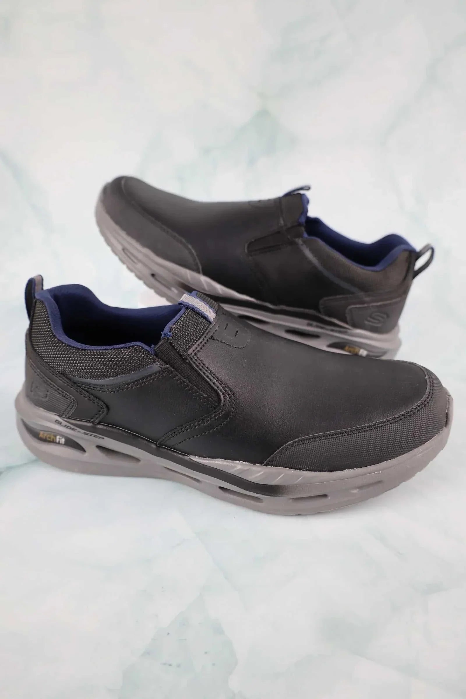 سكيتشرز رجالي آرتش فيت 210481