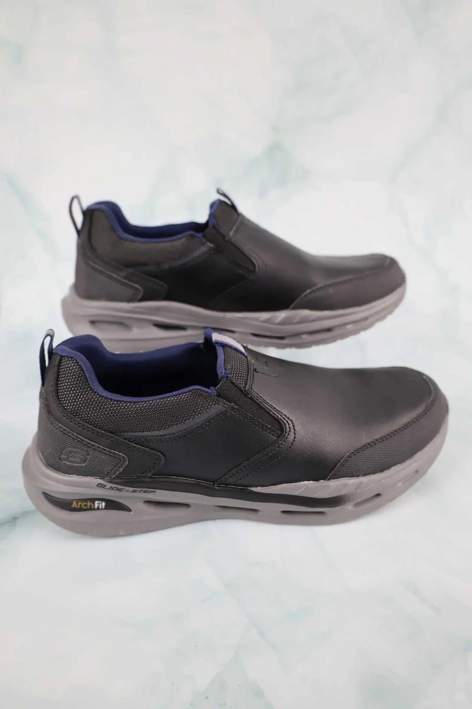 سكيتشرز رجالي آرتش فيت 210481