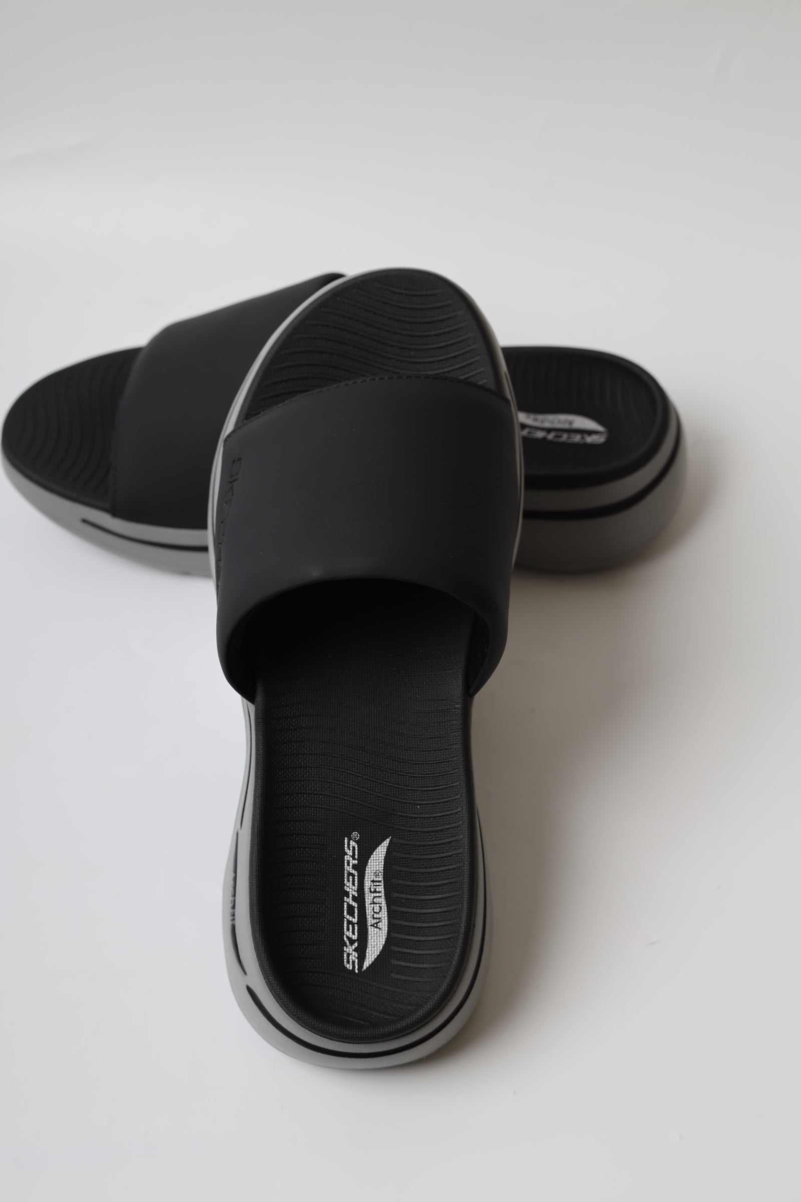 سكيتشرز رجالي جو ووك آرتش فيت 229061