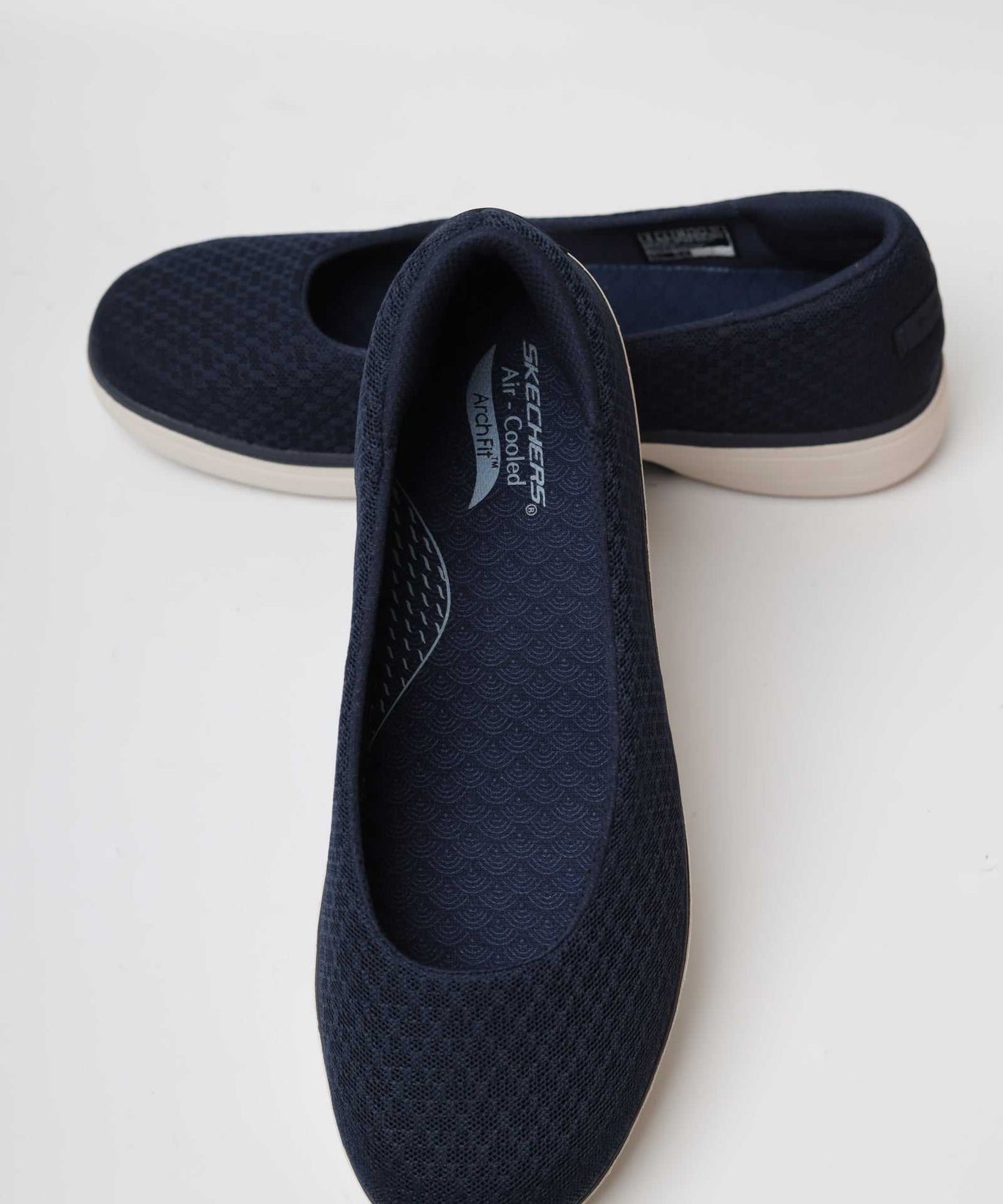 سكيتشرز رجالي آرتش فيت 138902