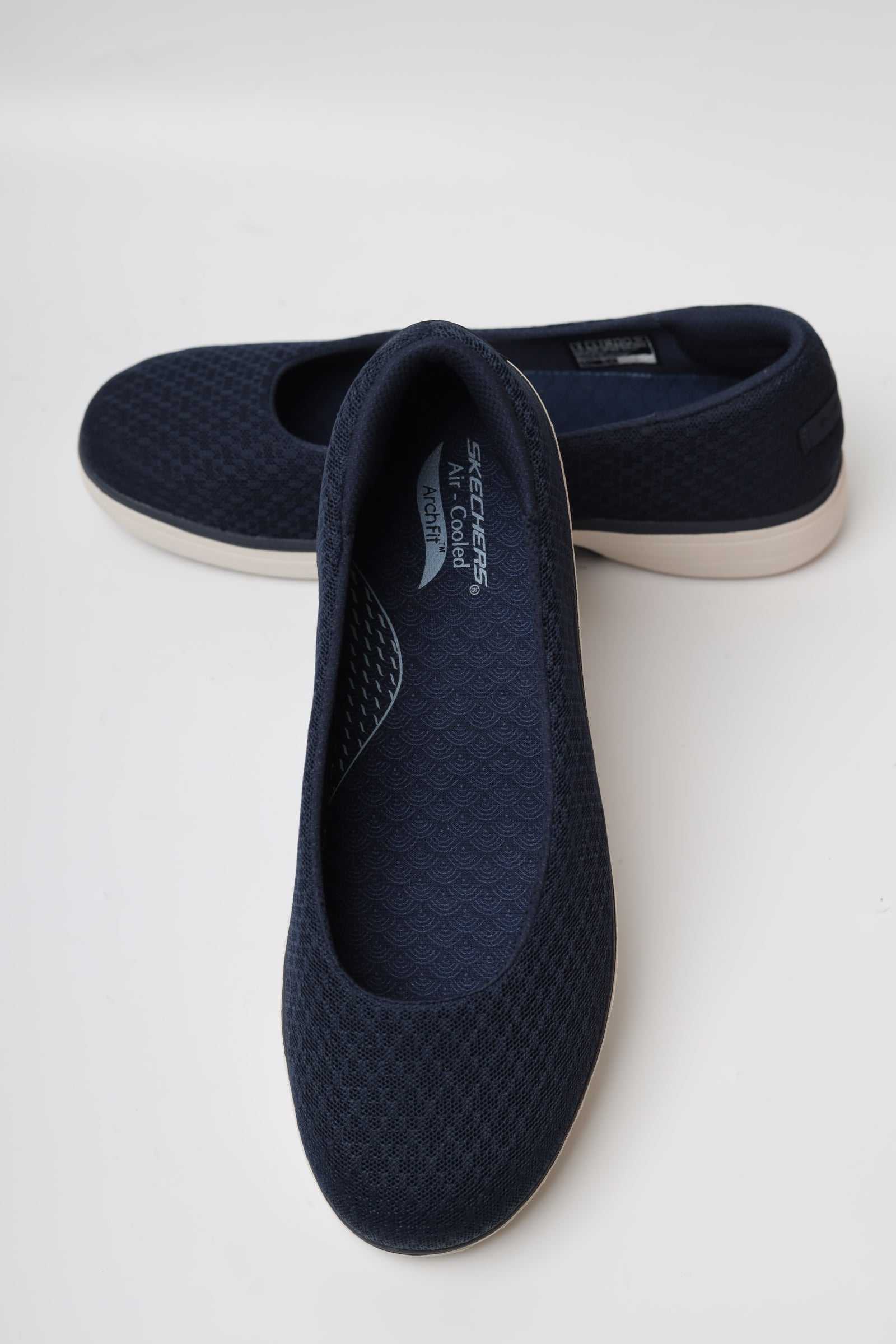 سكيتشرز رجالي آرتش فيت 138902