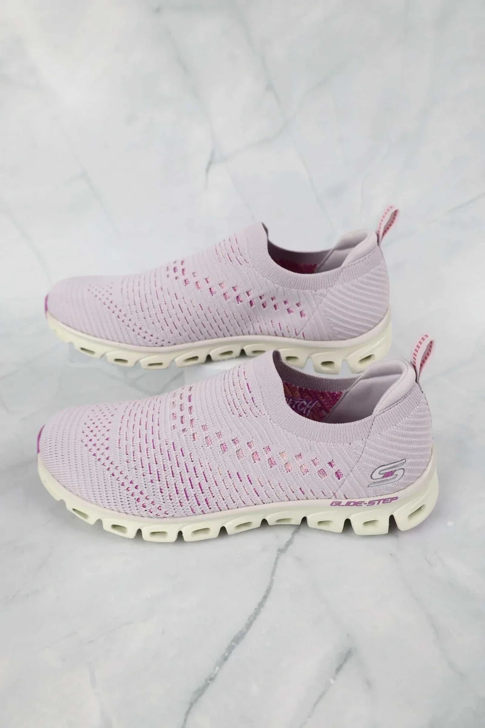 سكيتشرز نسائي جلايد ستيب 104121