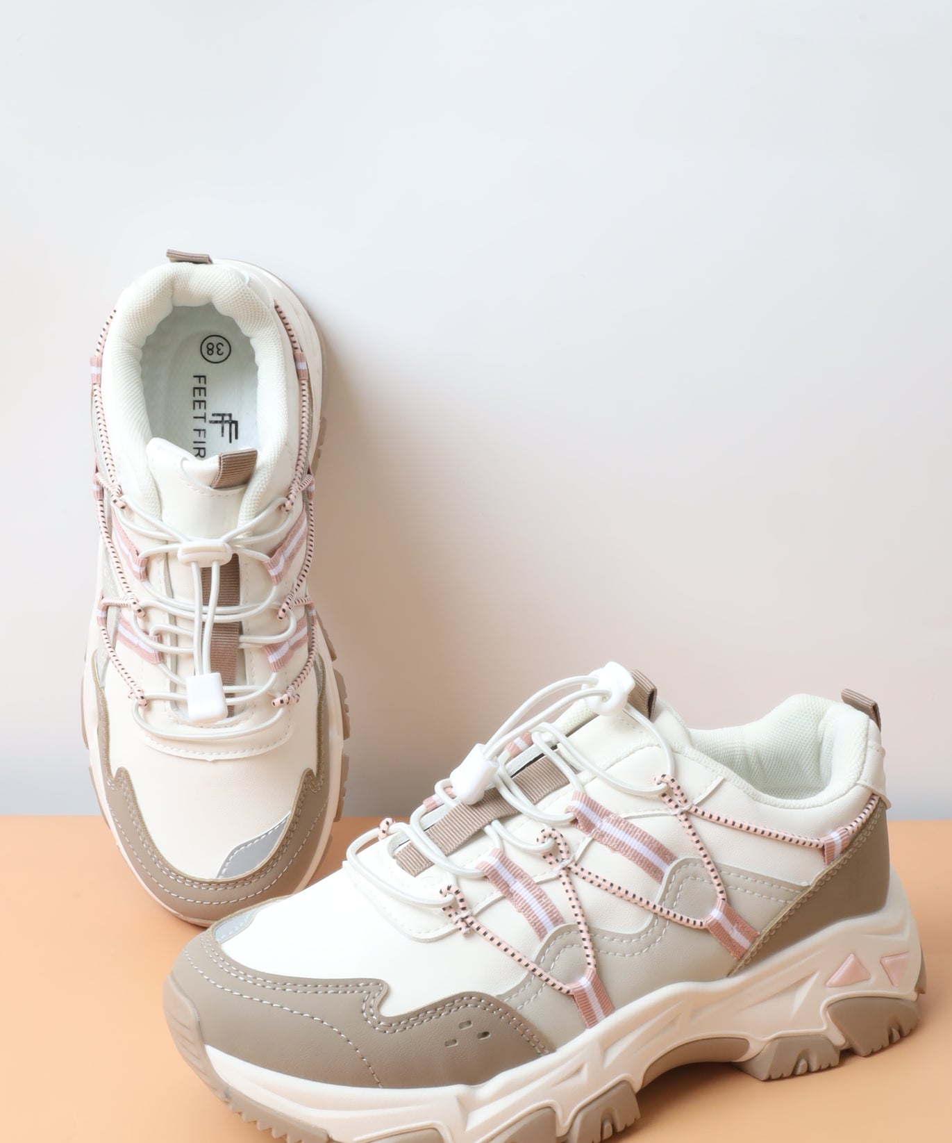 حذاء رياضي نسائي 11-466